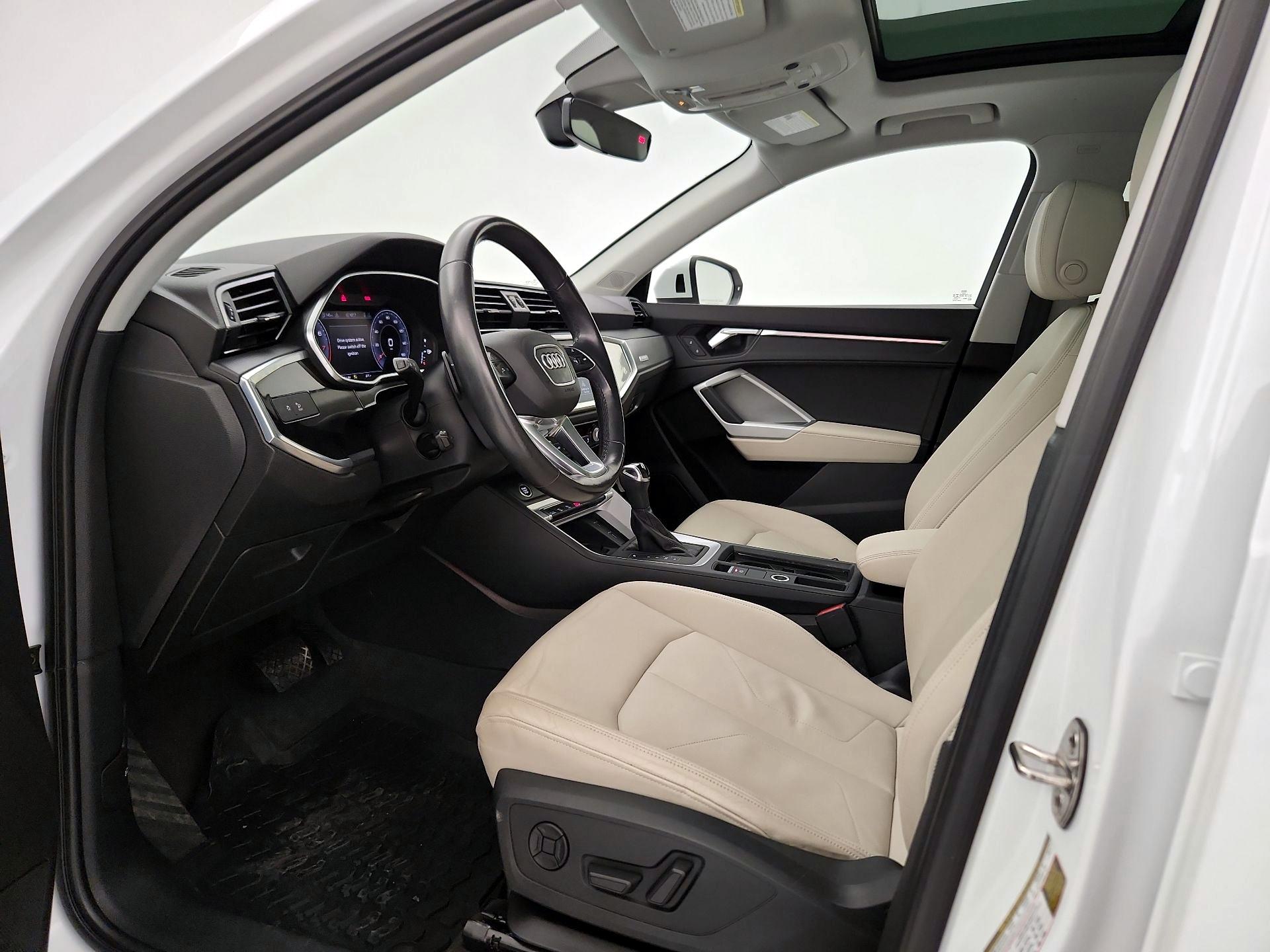 Thumbnail: 2021 Audi Q3 - 11