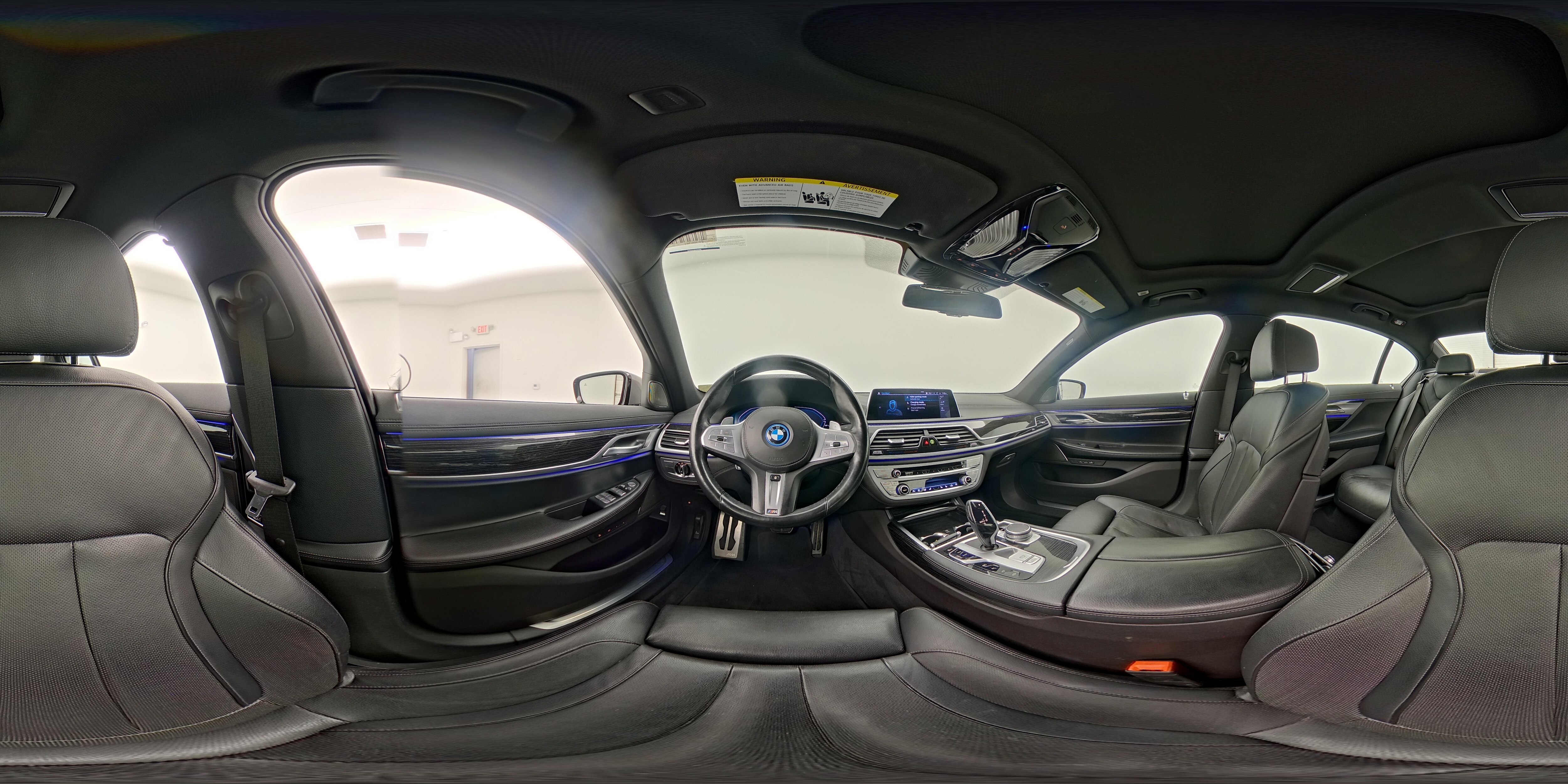 2022 BMW 7 Series 745e - Photo 28