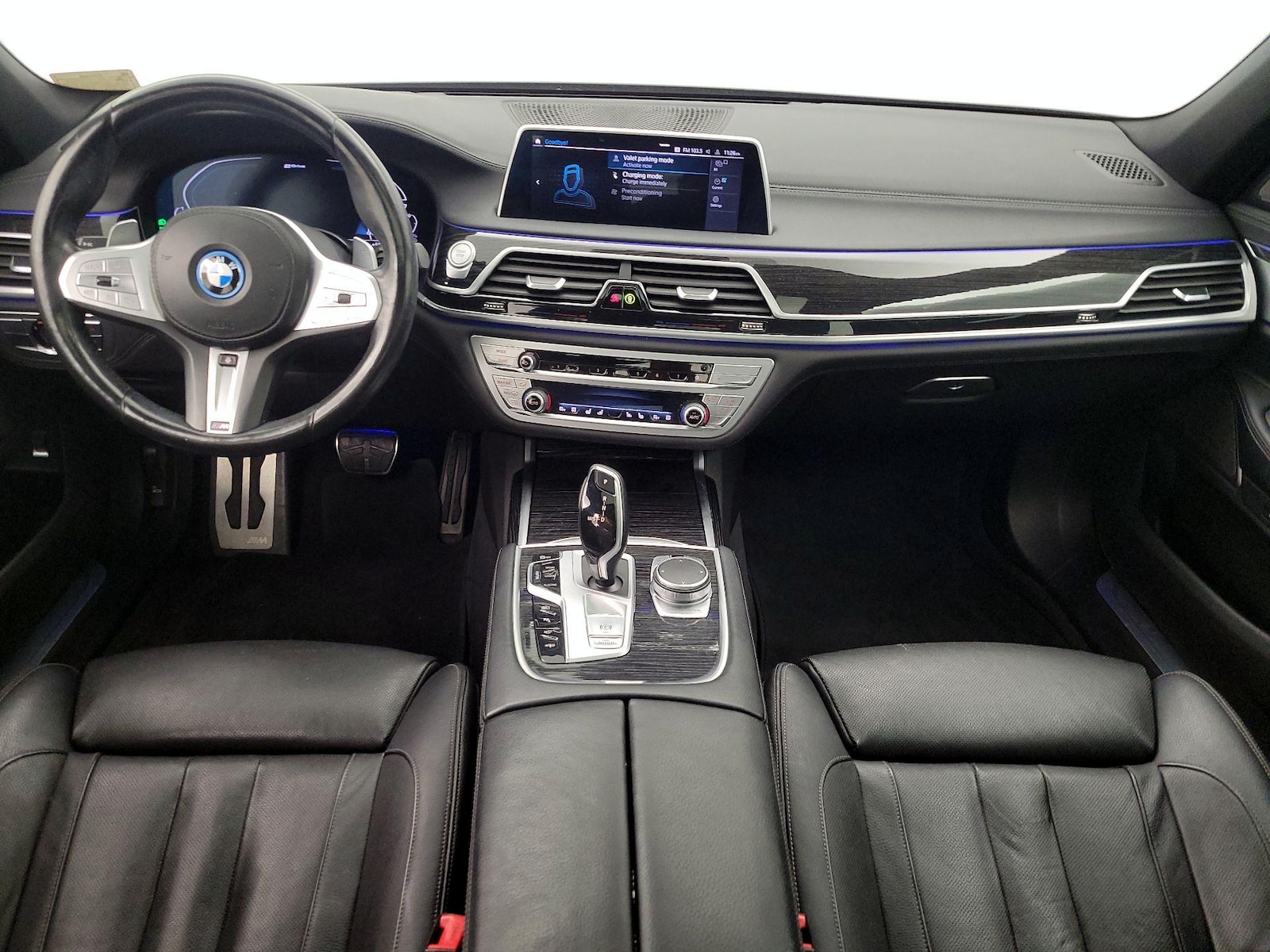 2022 BMW 7 Series 745e - Photo 10