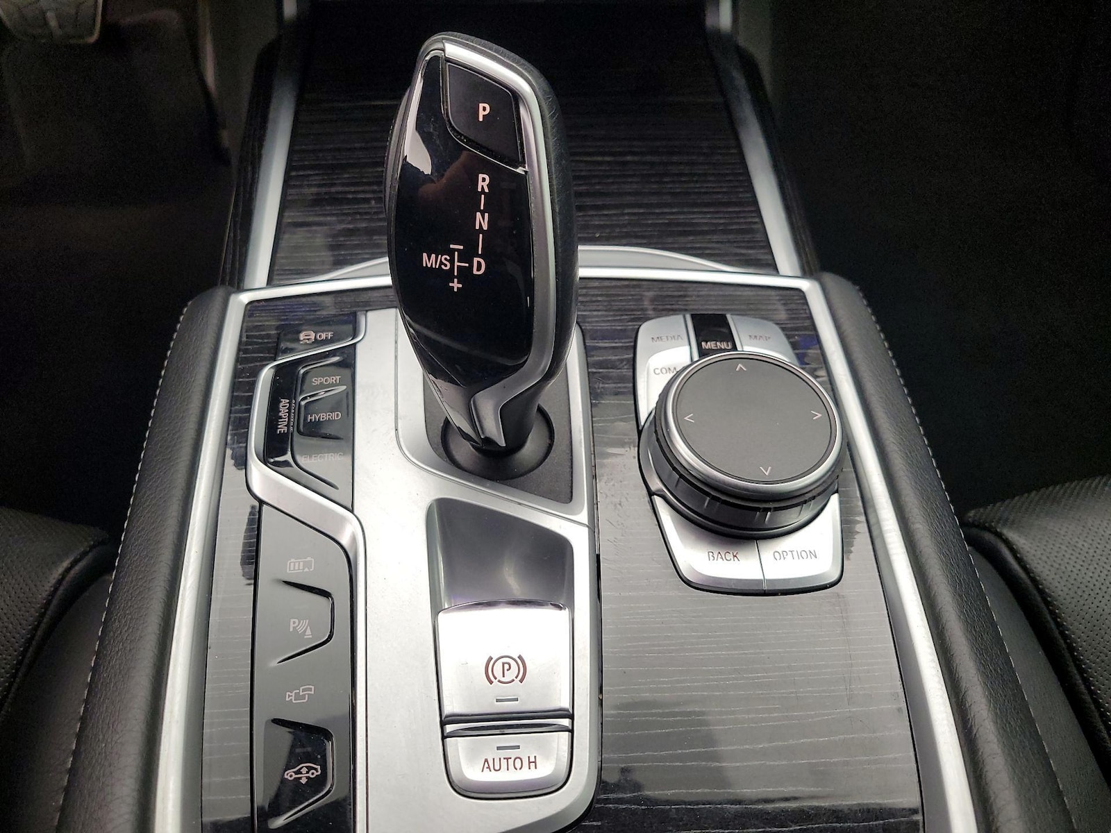 2022 BMW 7 Series 745e - Photo 19