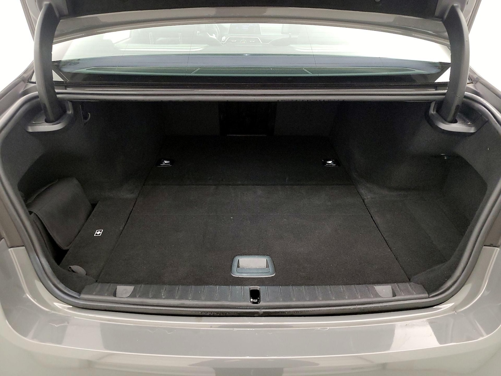 2022 BMW 7 Series 745e - Photo 23