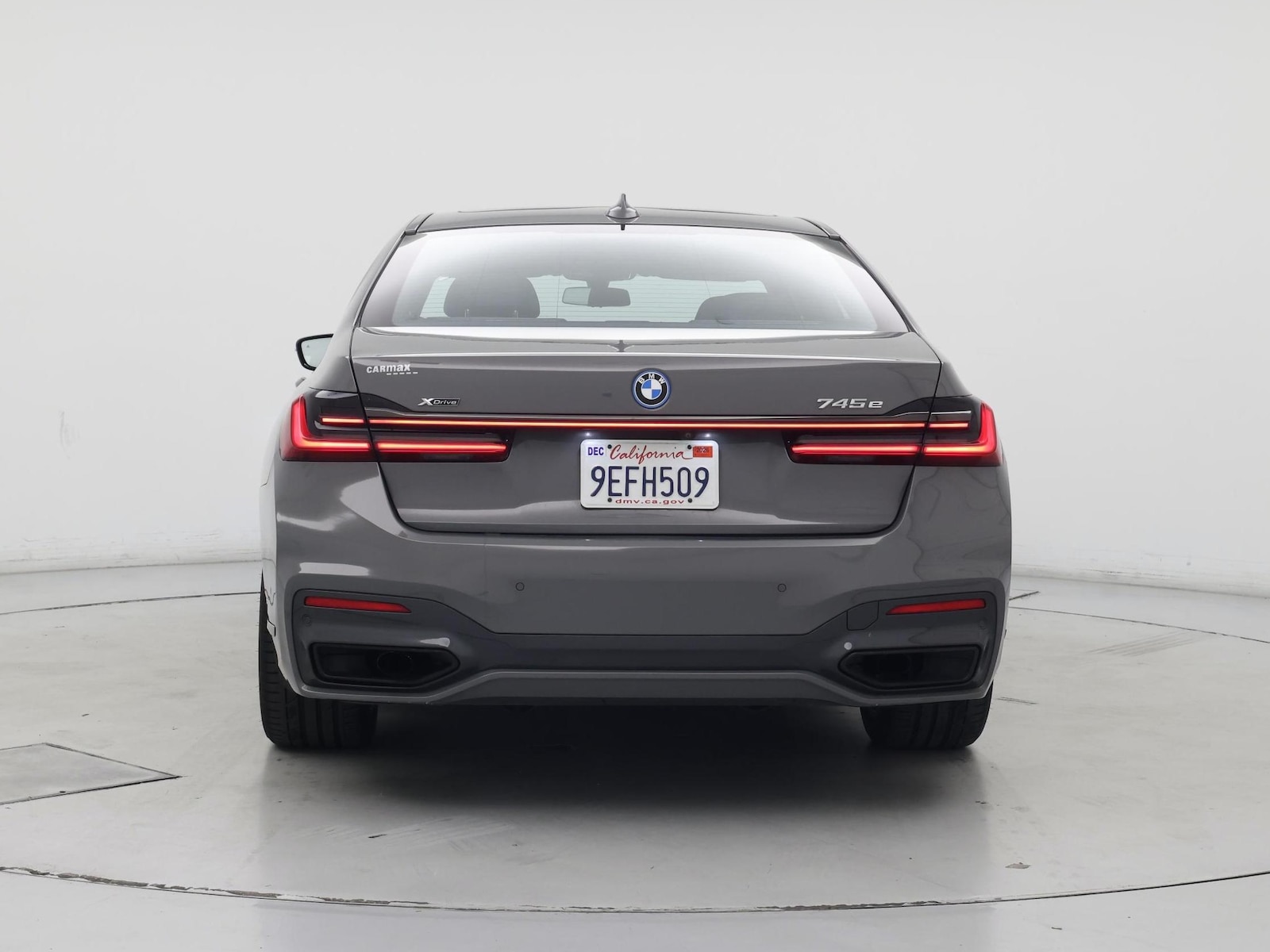 2022 BMW 7 Series 745e - Photo 7