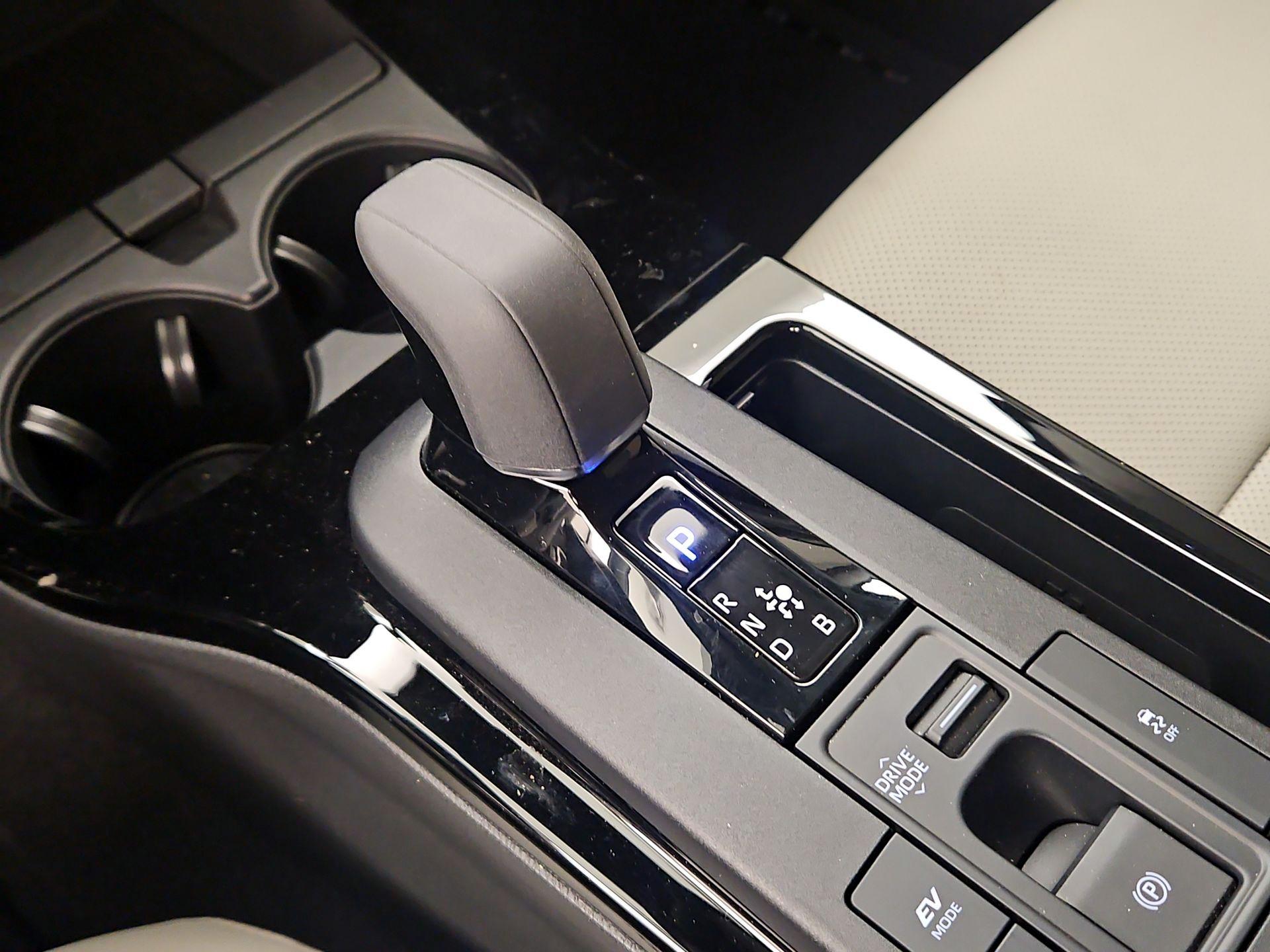 Thumbnail: 2025 Toyota Prius - 18