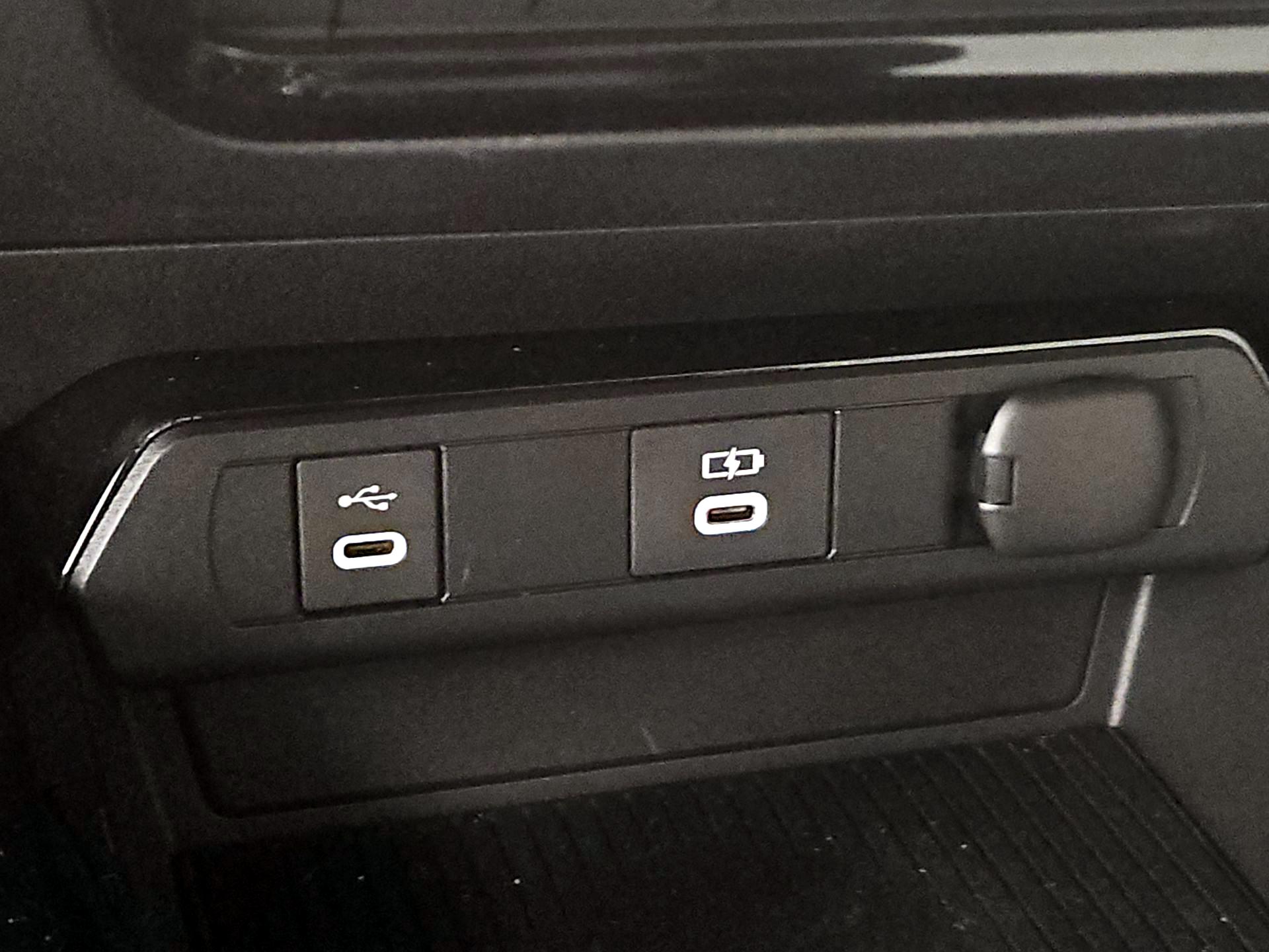 Thumbnail: 2025 Toyota Prius - 19