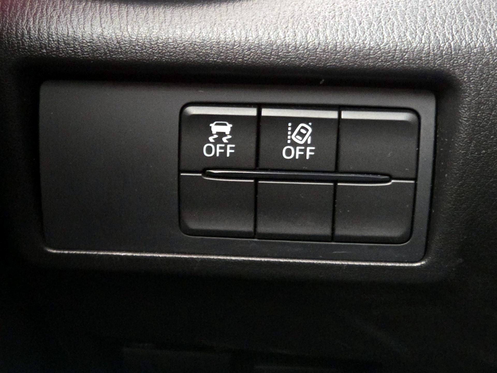 Thumbnail: 2021 Mazda MX-5 Miata - 13