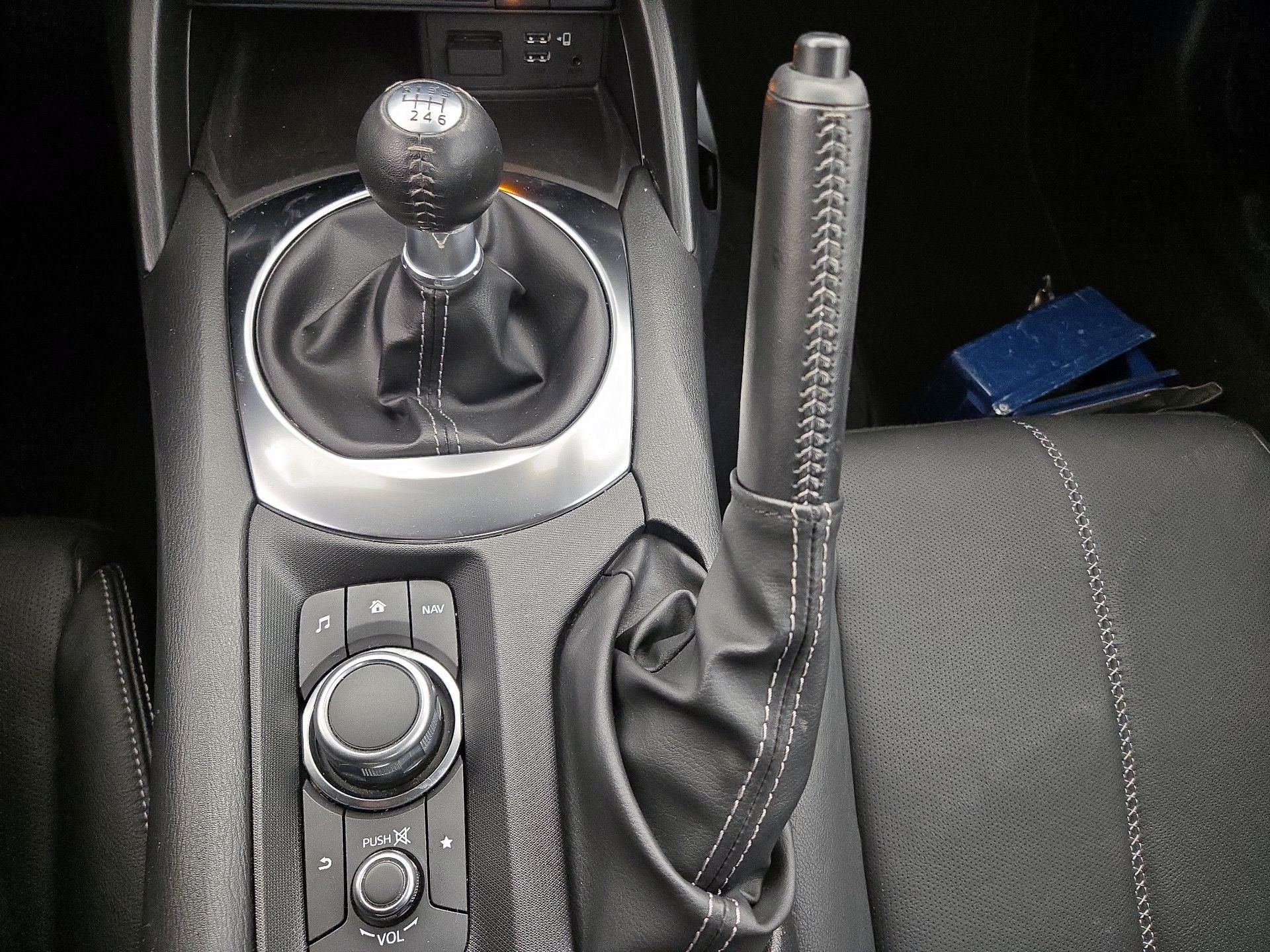 Thumbnail: 2021 Mazda MX-5 Miata - 17