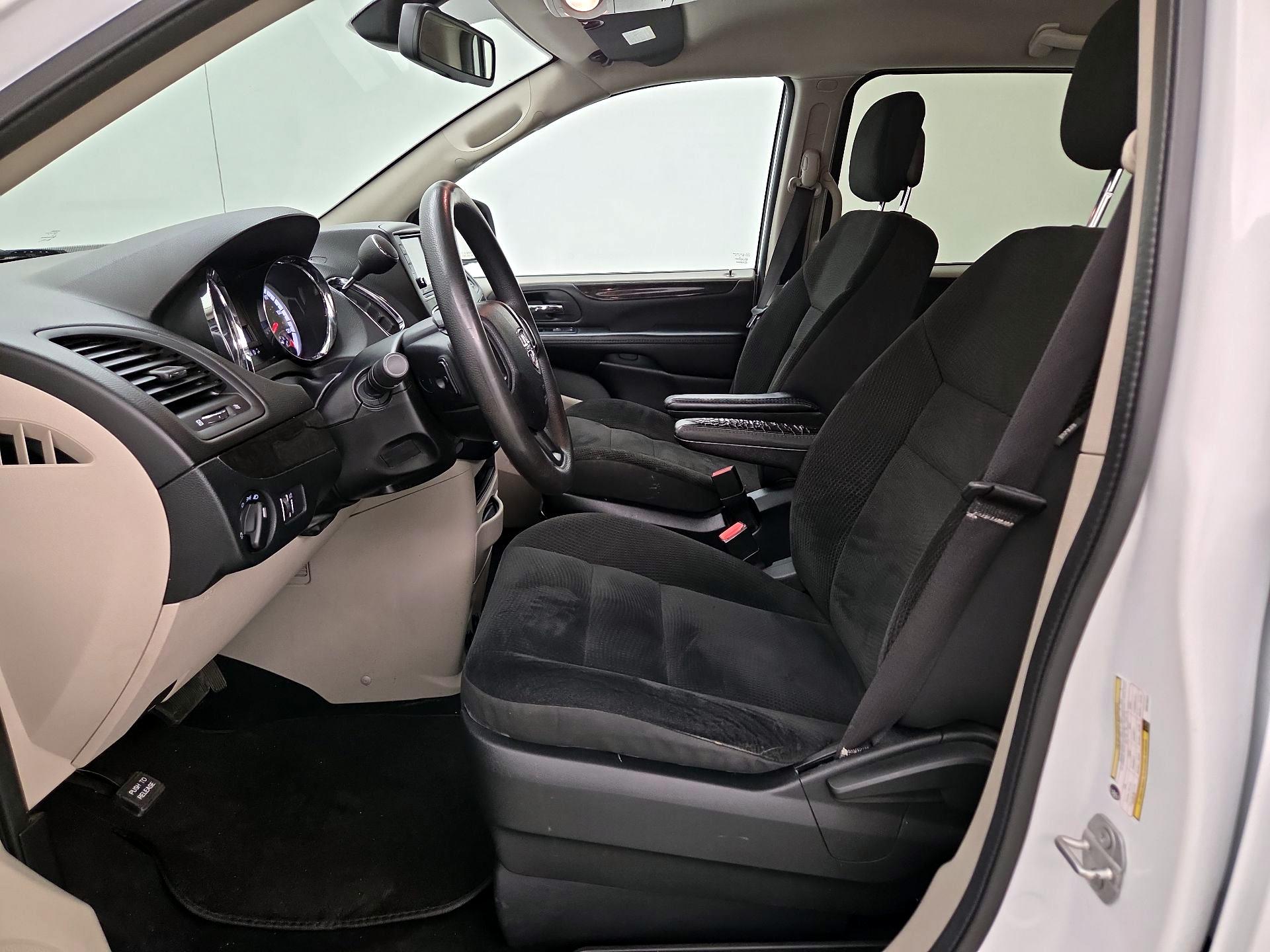 Thumbnail: 2019 Dodge Grand Caravan - 11