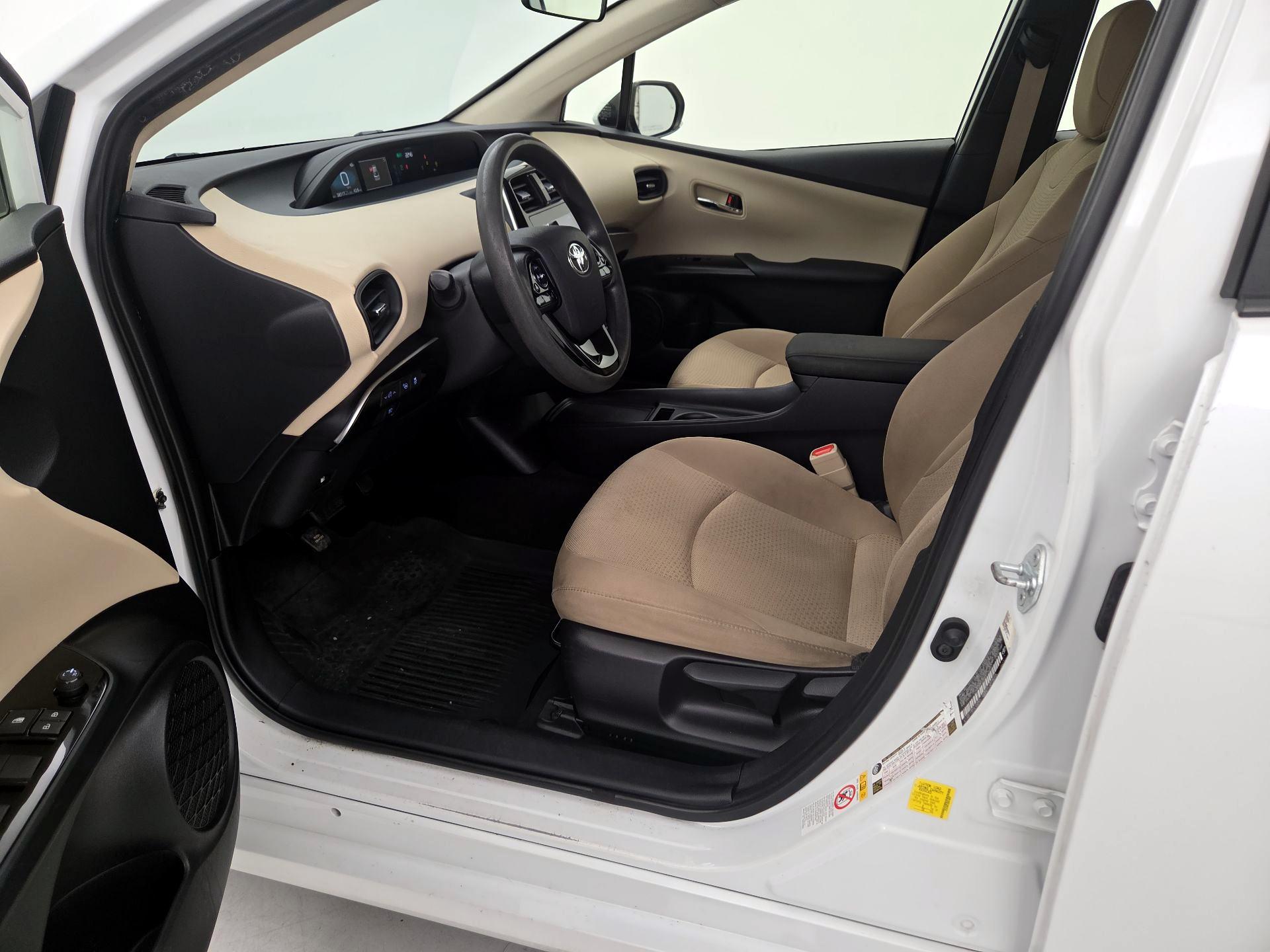 Thumbnail: 2021 Toyota Prius - 11