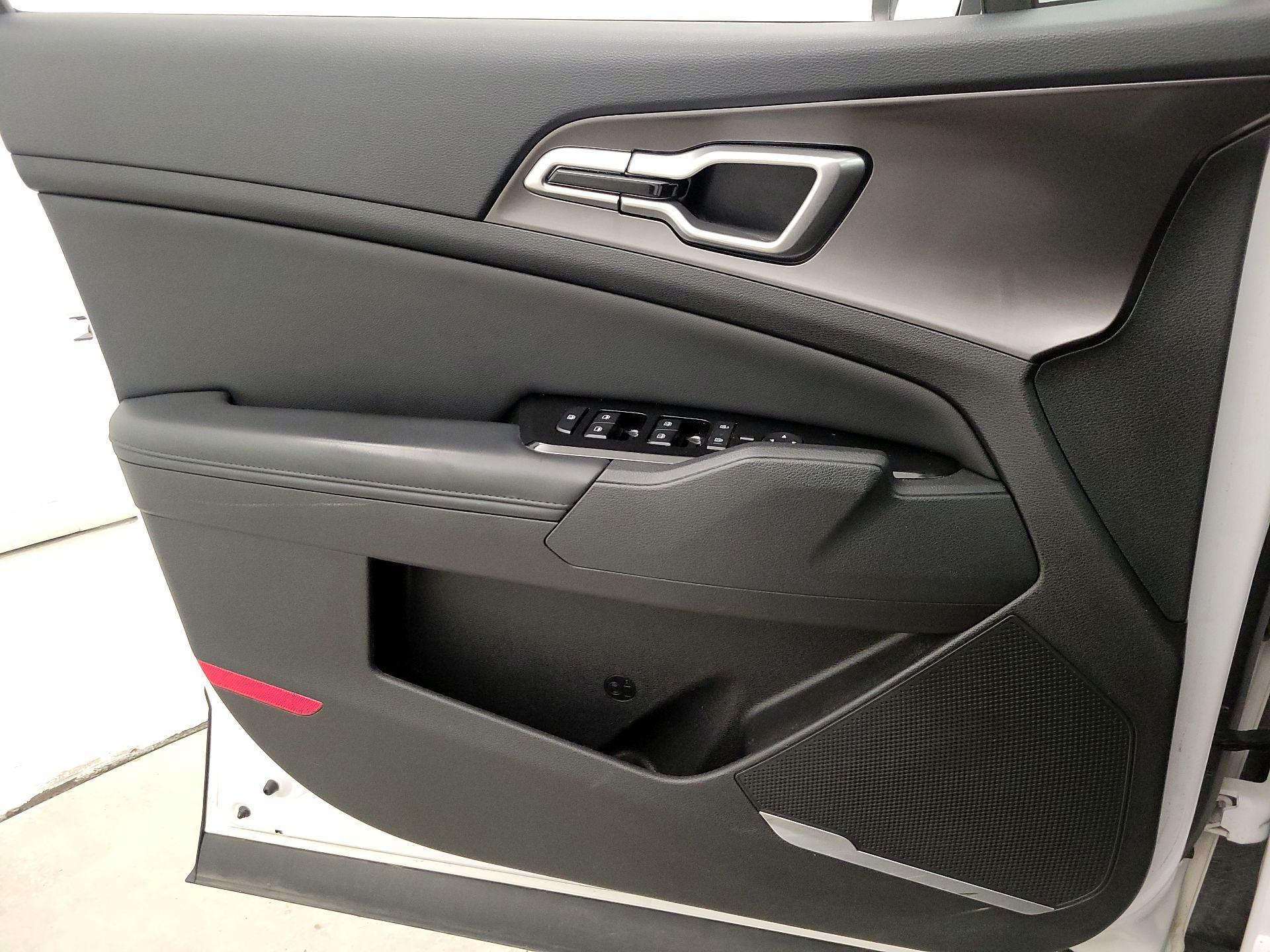 Thumbnail: 2023 Kia Sportage - 12