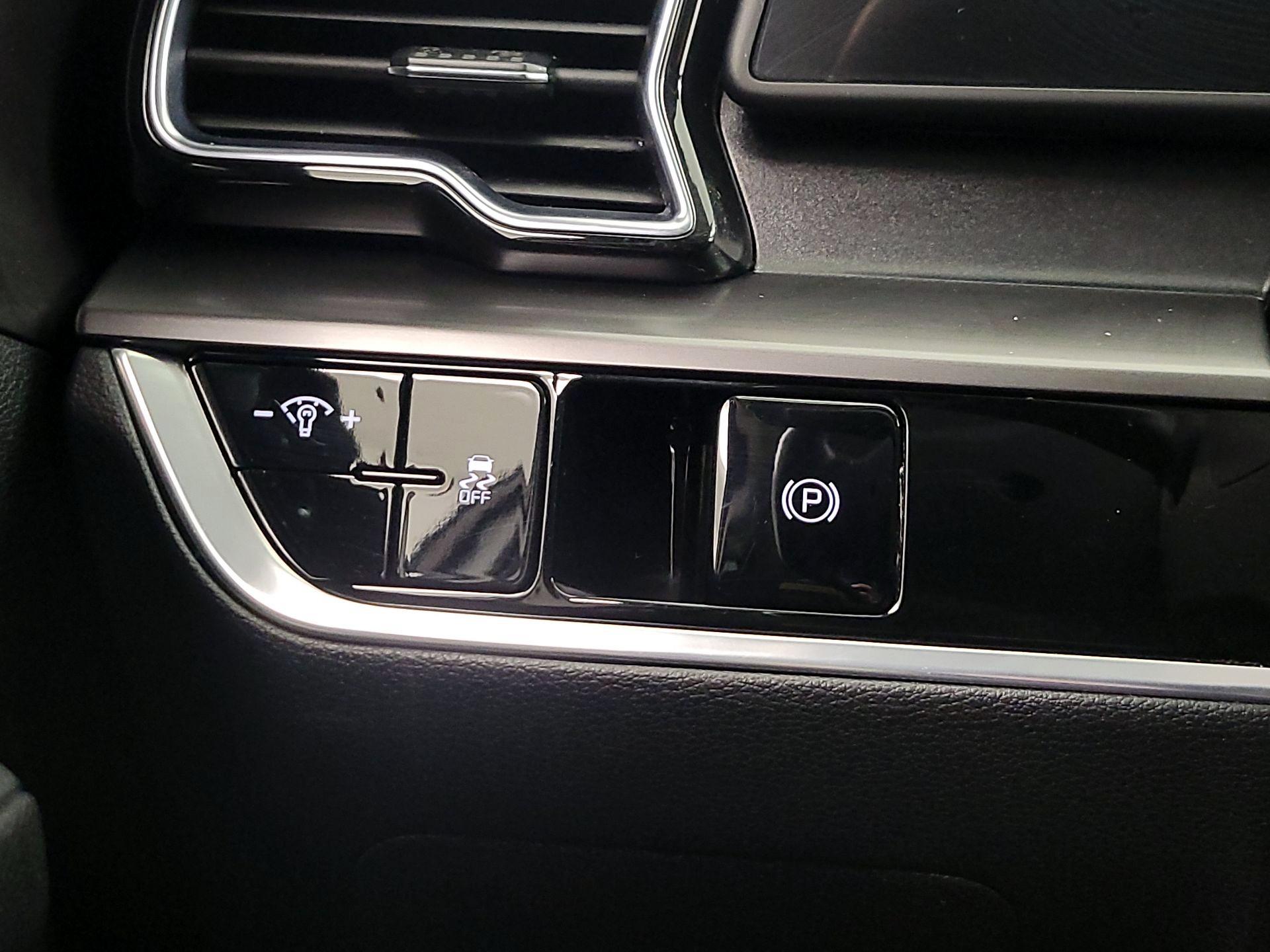 Thumbnail: 2023 Kia Sportage - 13