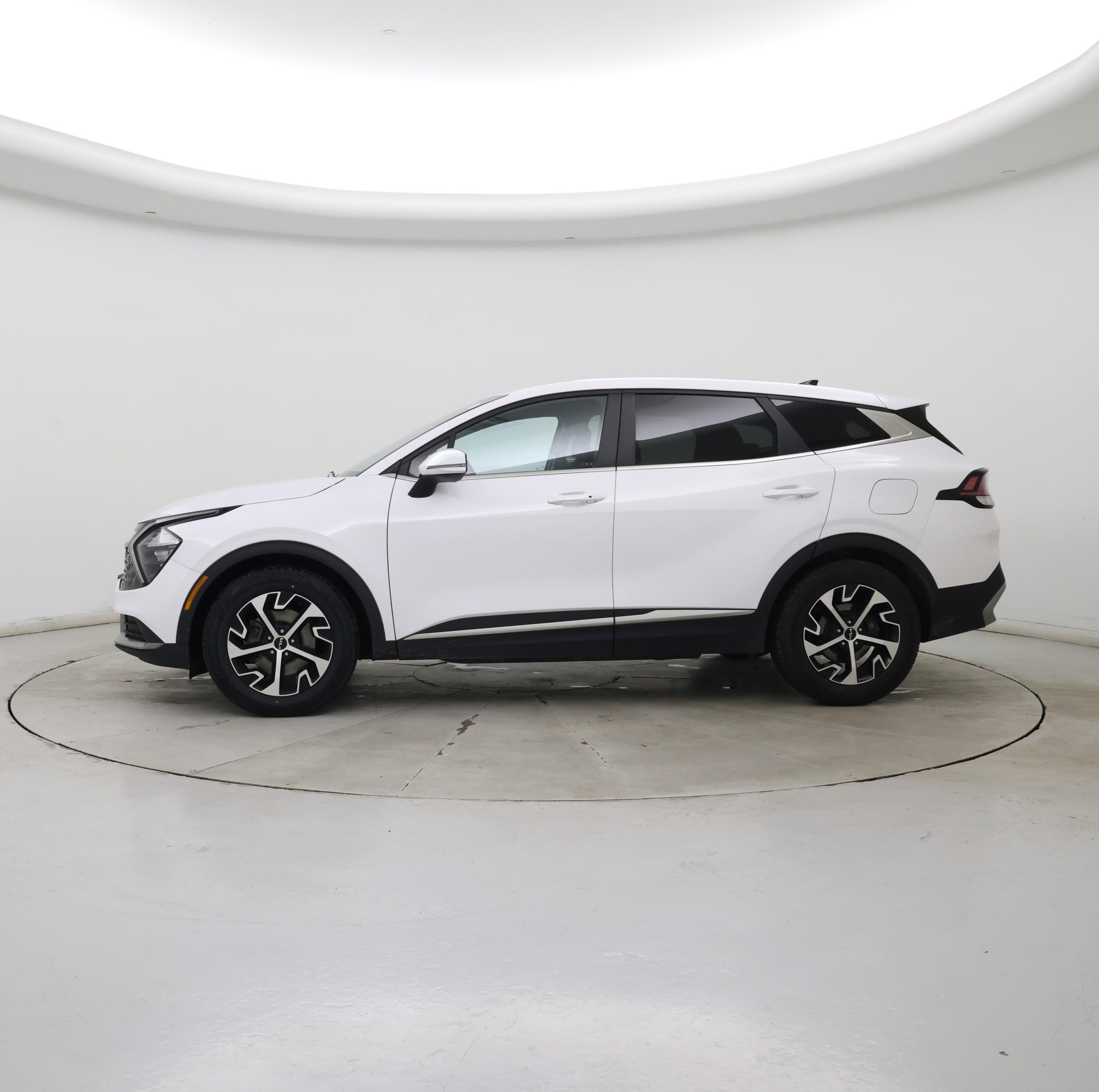 Thumbnail: 2023 Kia Sportage - 3