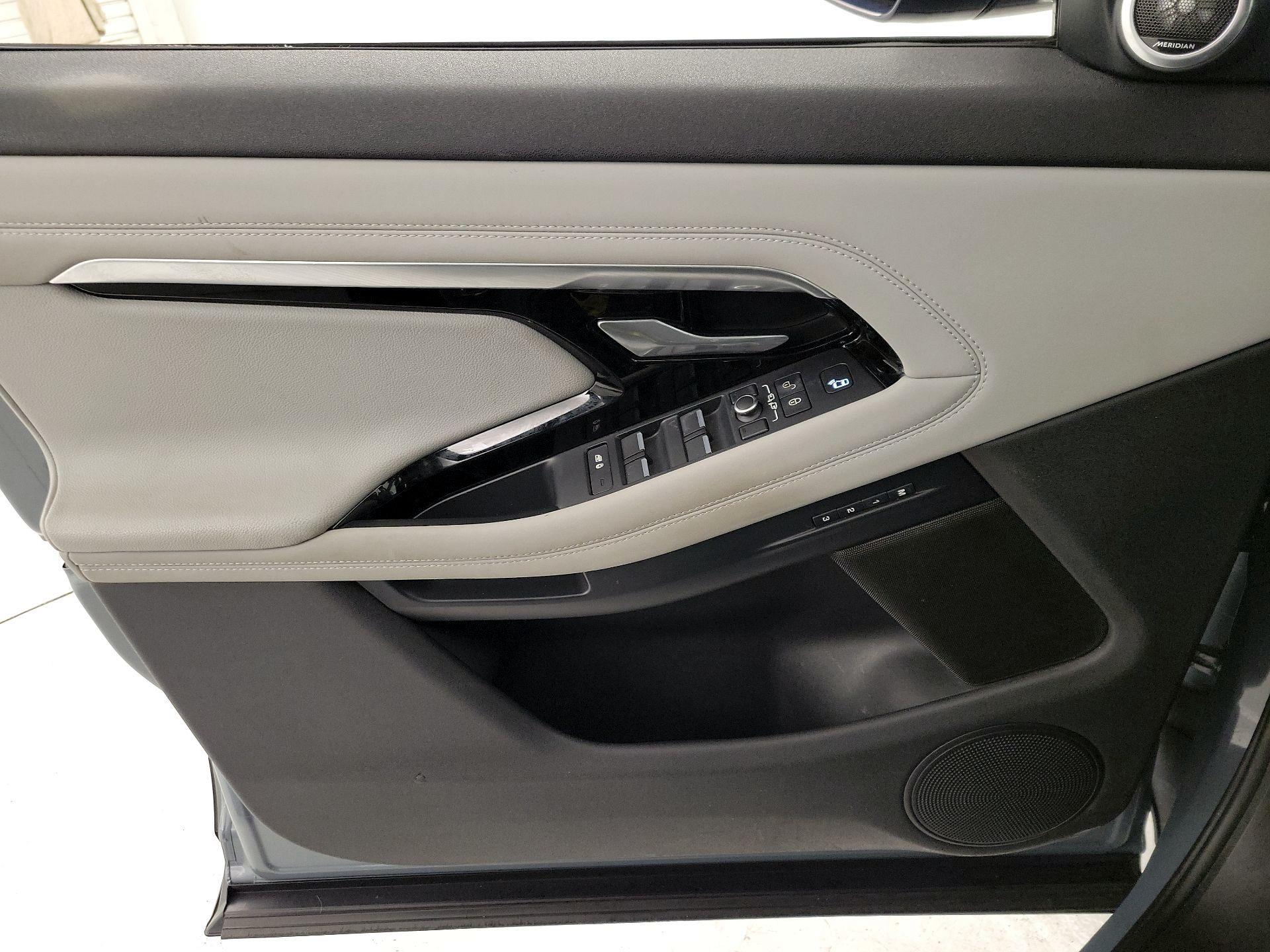 Thumbnail: 2020 Land Rover Range Rover Evoque - 12