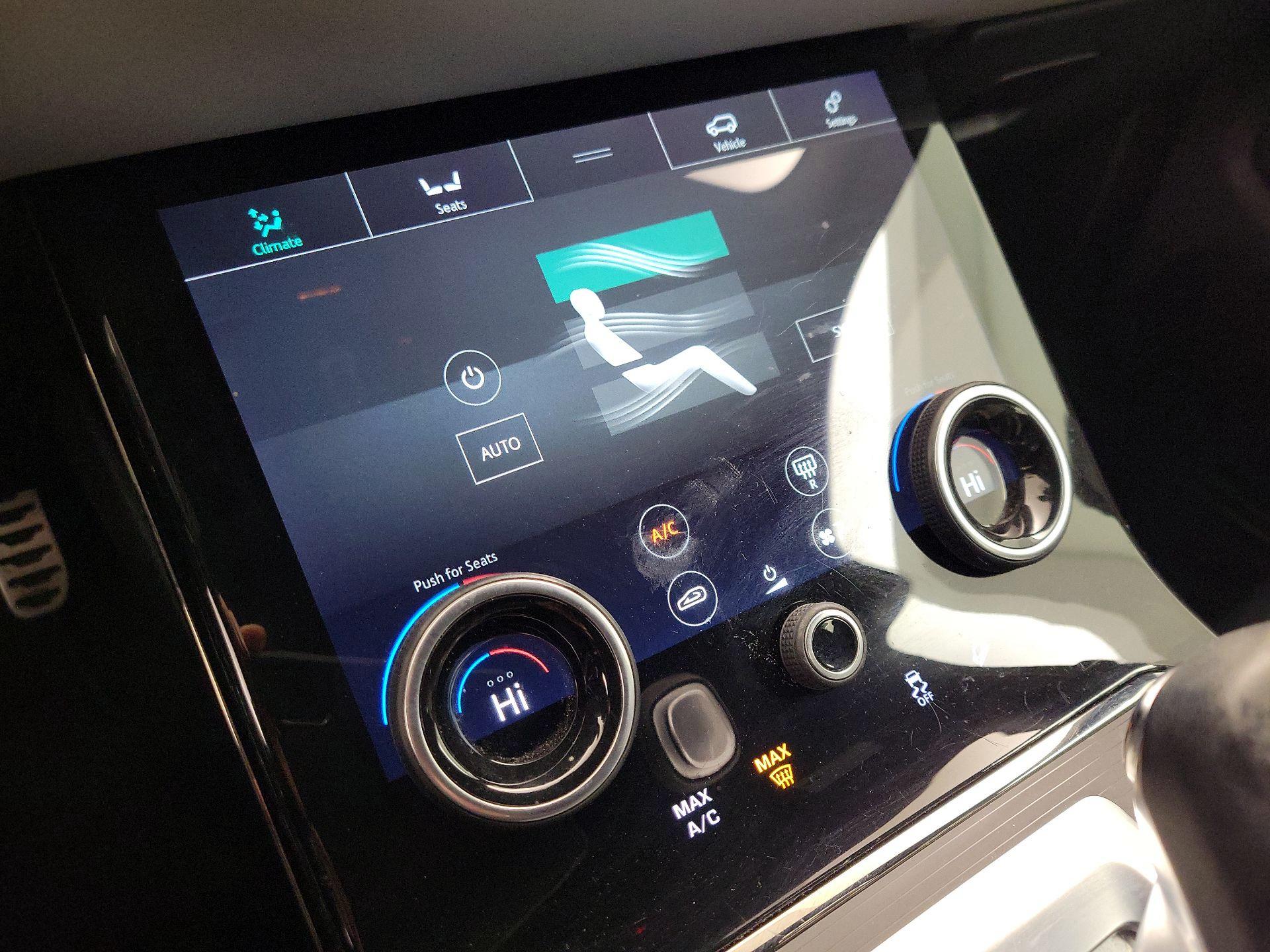 Thumbnail: 2020 Land Rover Range Rover Evoque - 17