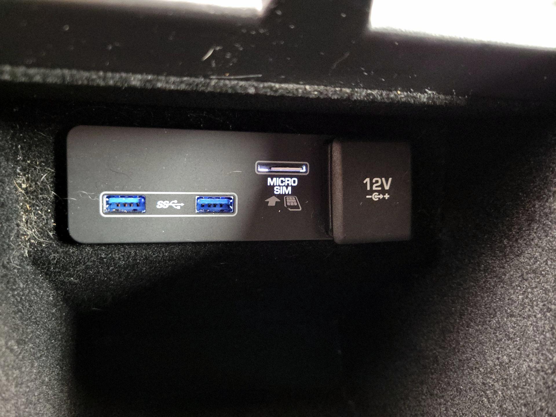 Thumbnail: 2020 Land Rover Range Rover Evoque - 19