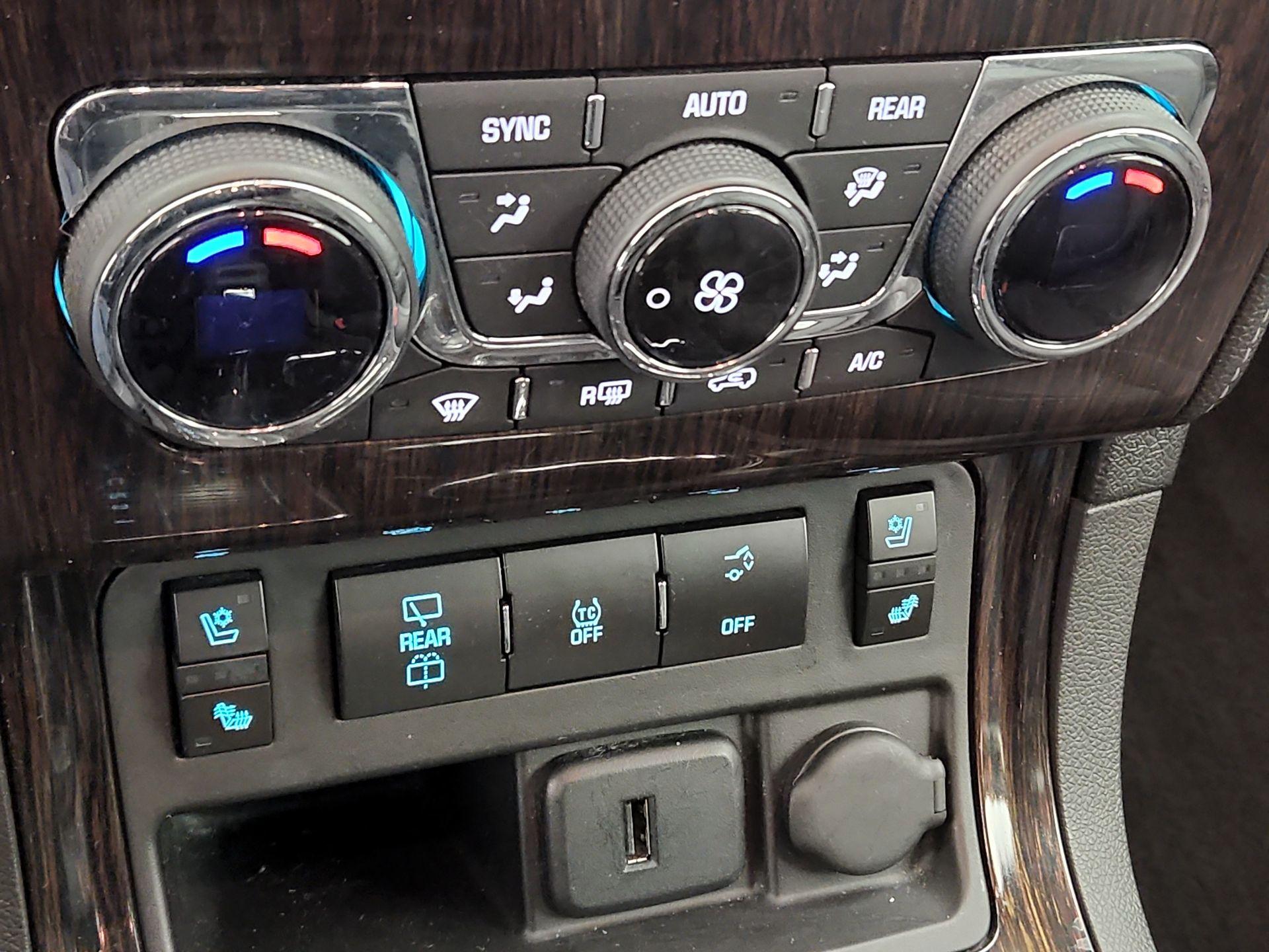 Thumbnail: 2015 Chevrolet Traverse - 17