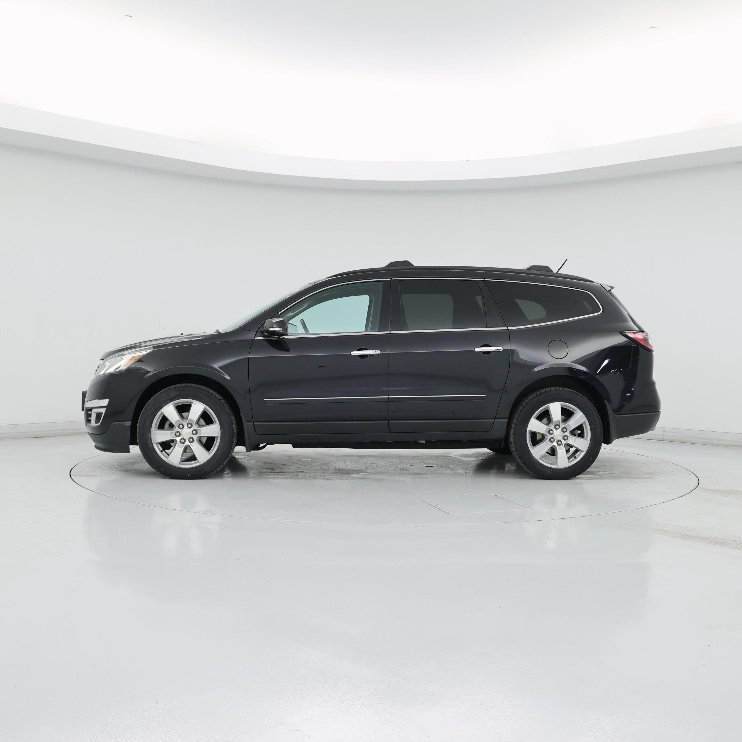 Thumbnail: 2015 Chevrolet Traverse - 3