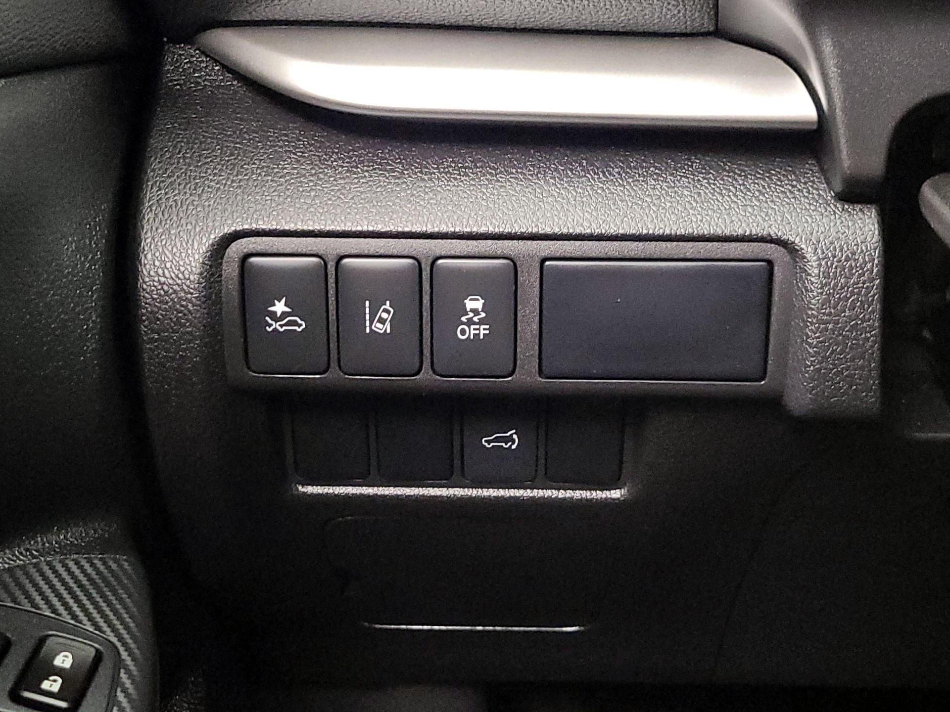 Thumbnail: 2024 Mitsubishi Eclipse Cross - 13