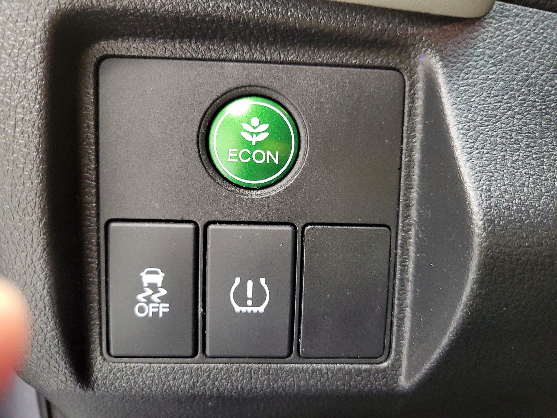 Thumbnail: 2018 Honda HR-V - 11