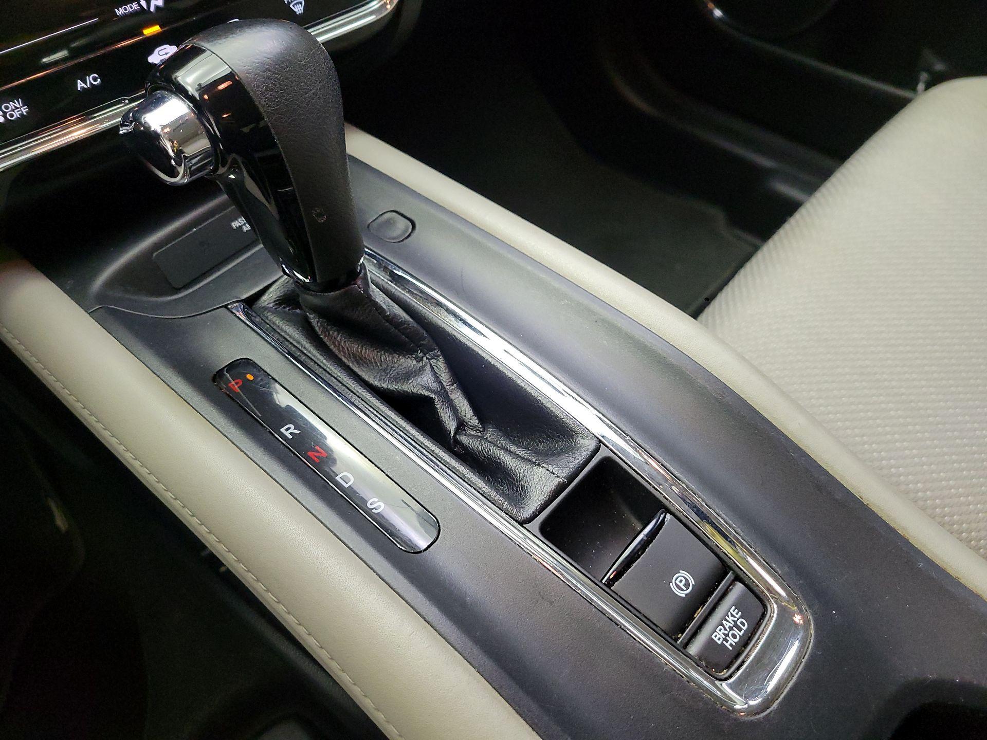 Thumbnail: 2018 Honda HR-V - 15