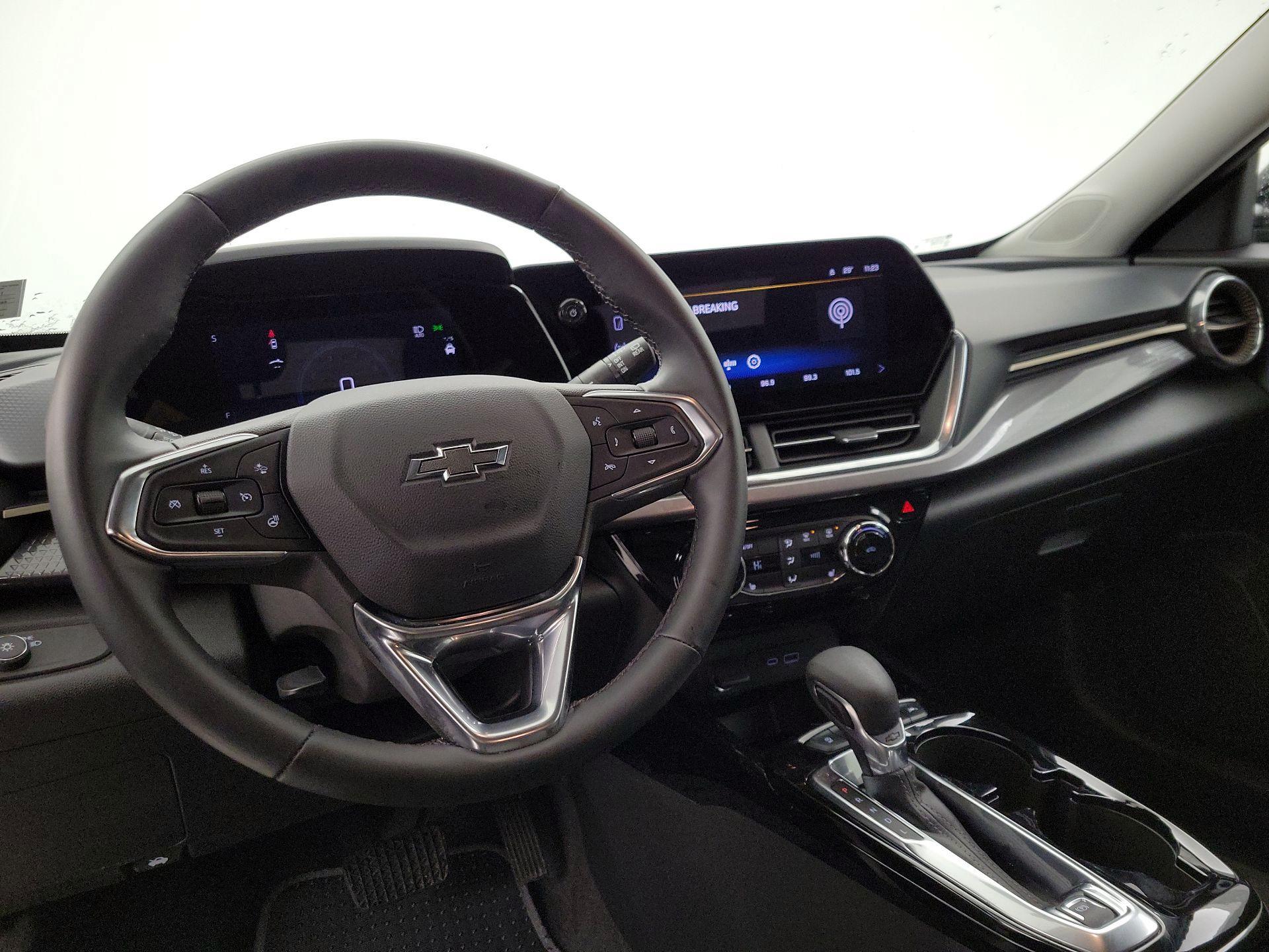 Thumbnail: 2025 Chevrolet Trax - 9