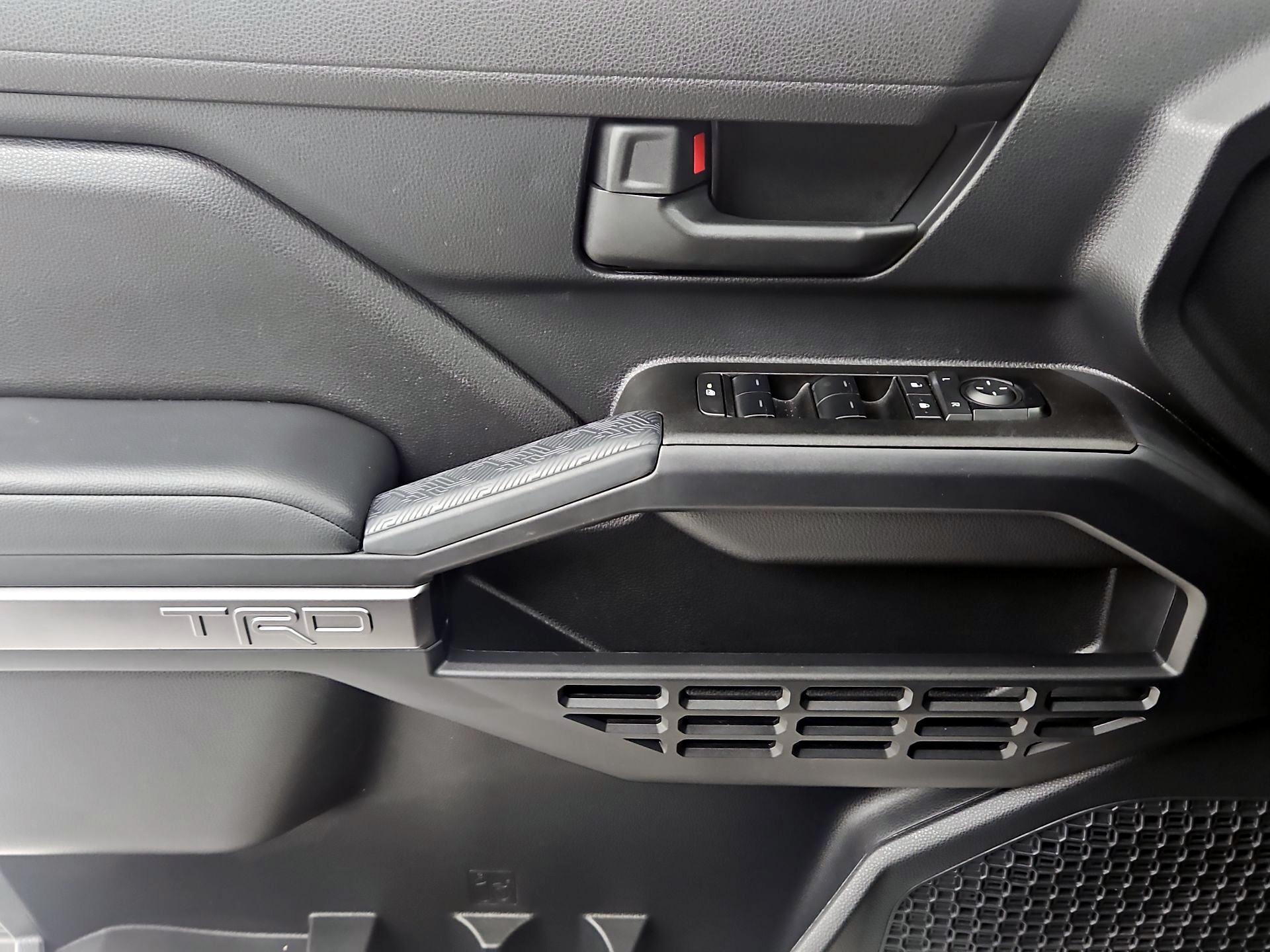 Thumbnail: 2025 Toyota 4Runner - 12