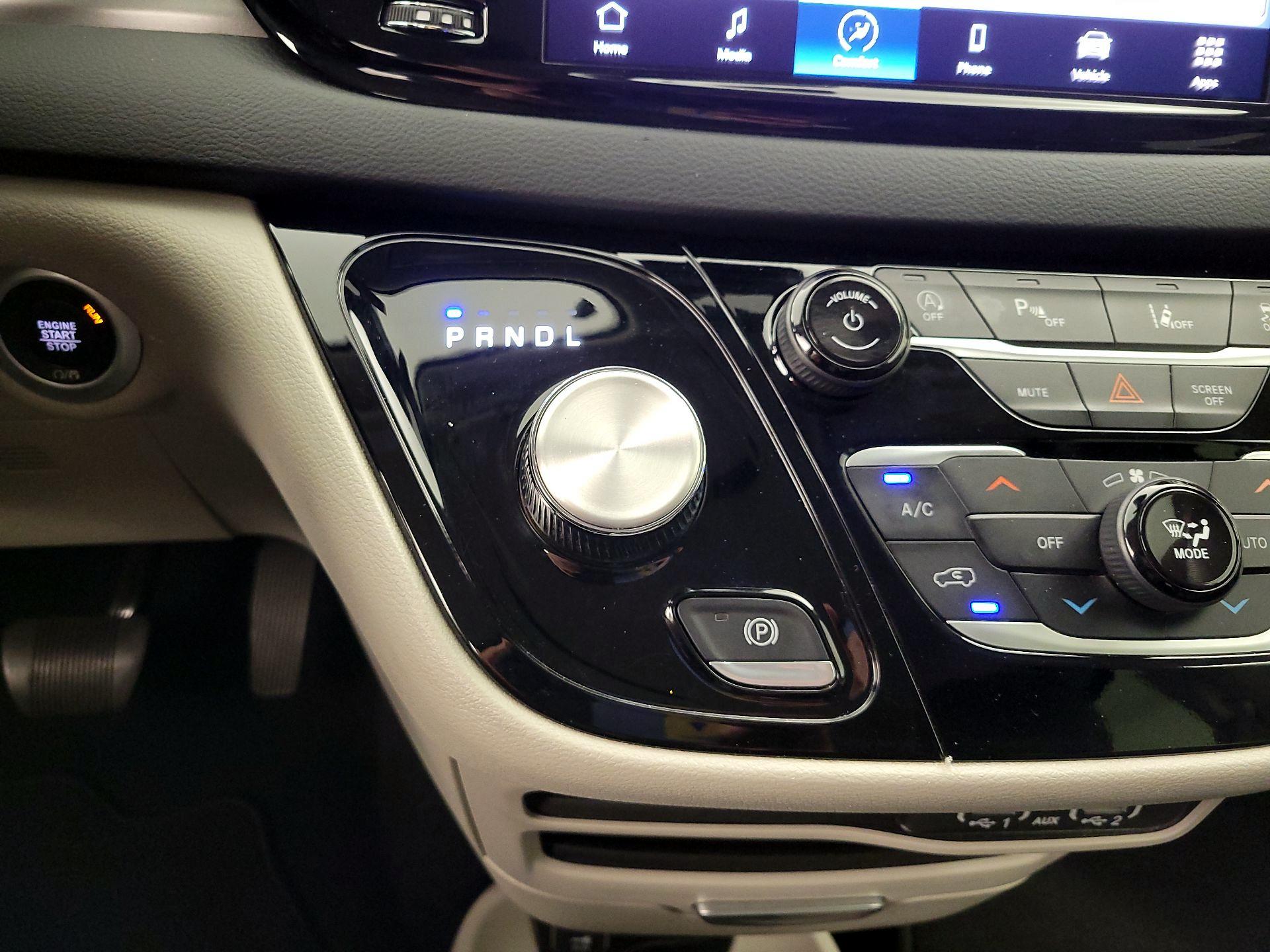 Thumbnail: 2023 Chrysler Pacifica - 17