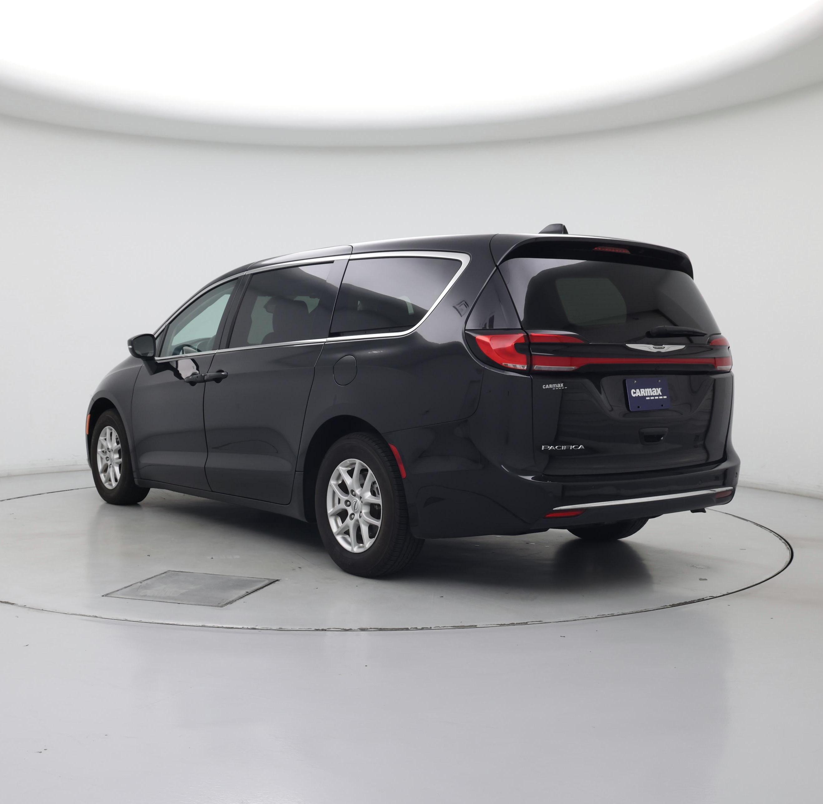 Thumbnail: 2023 Chrysler Pacifica - 2