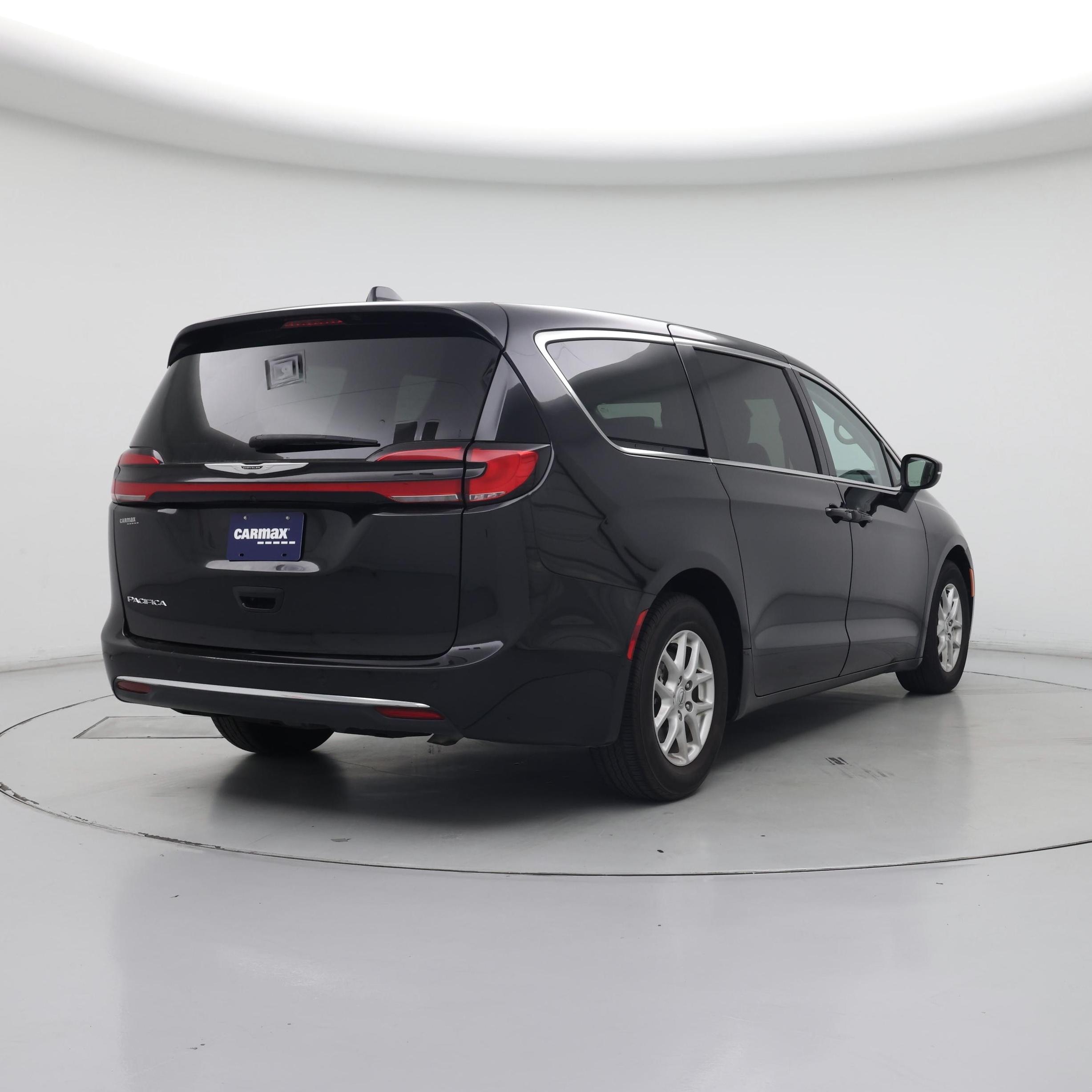 Thumbnail: 2023 Chrysler Pacifica - 8