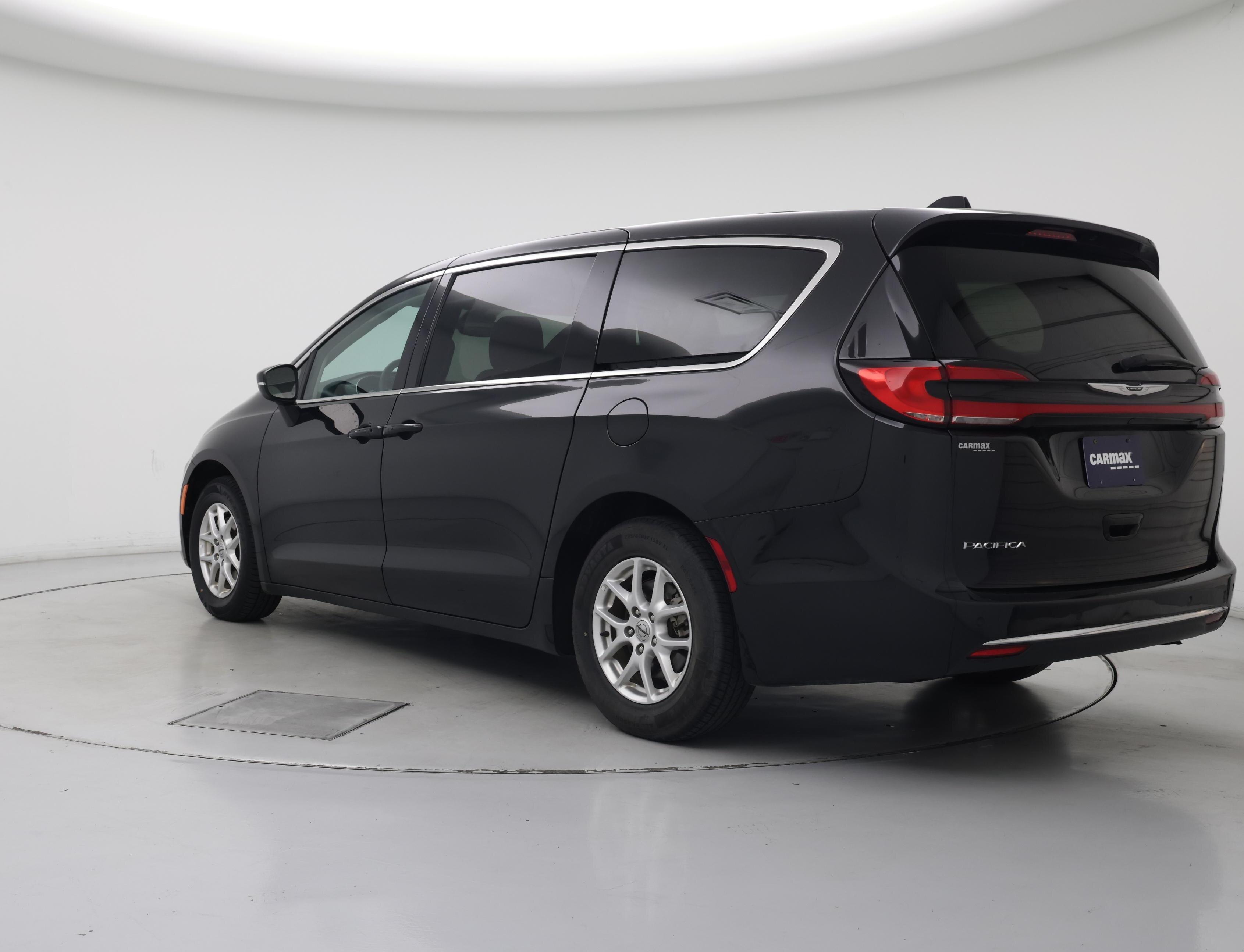 Thumbnail: 2023 Chrysler Pacifica - 2