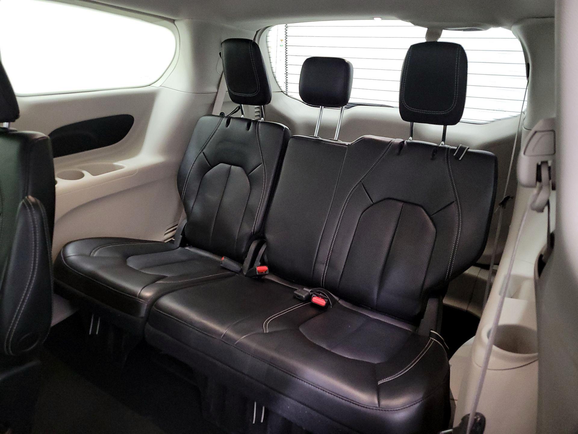 Thumbnail: 2023 Chrysler Pacifica - 20