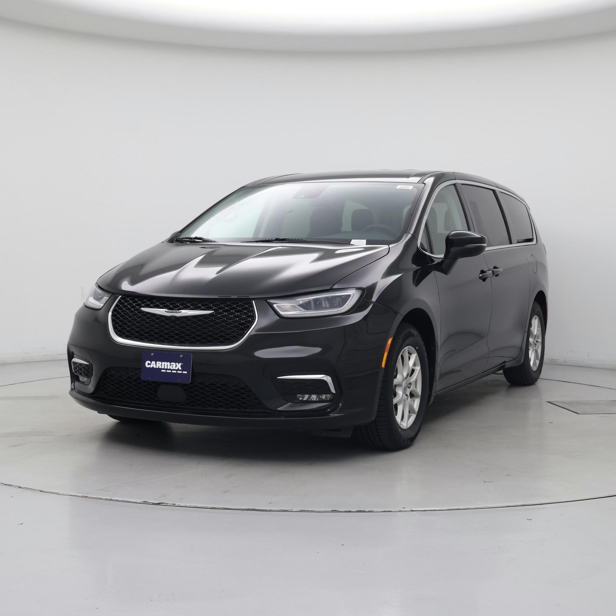 Thumbnail: 2023 Chrysler Pacifica - 4