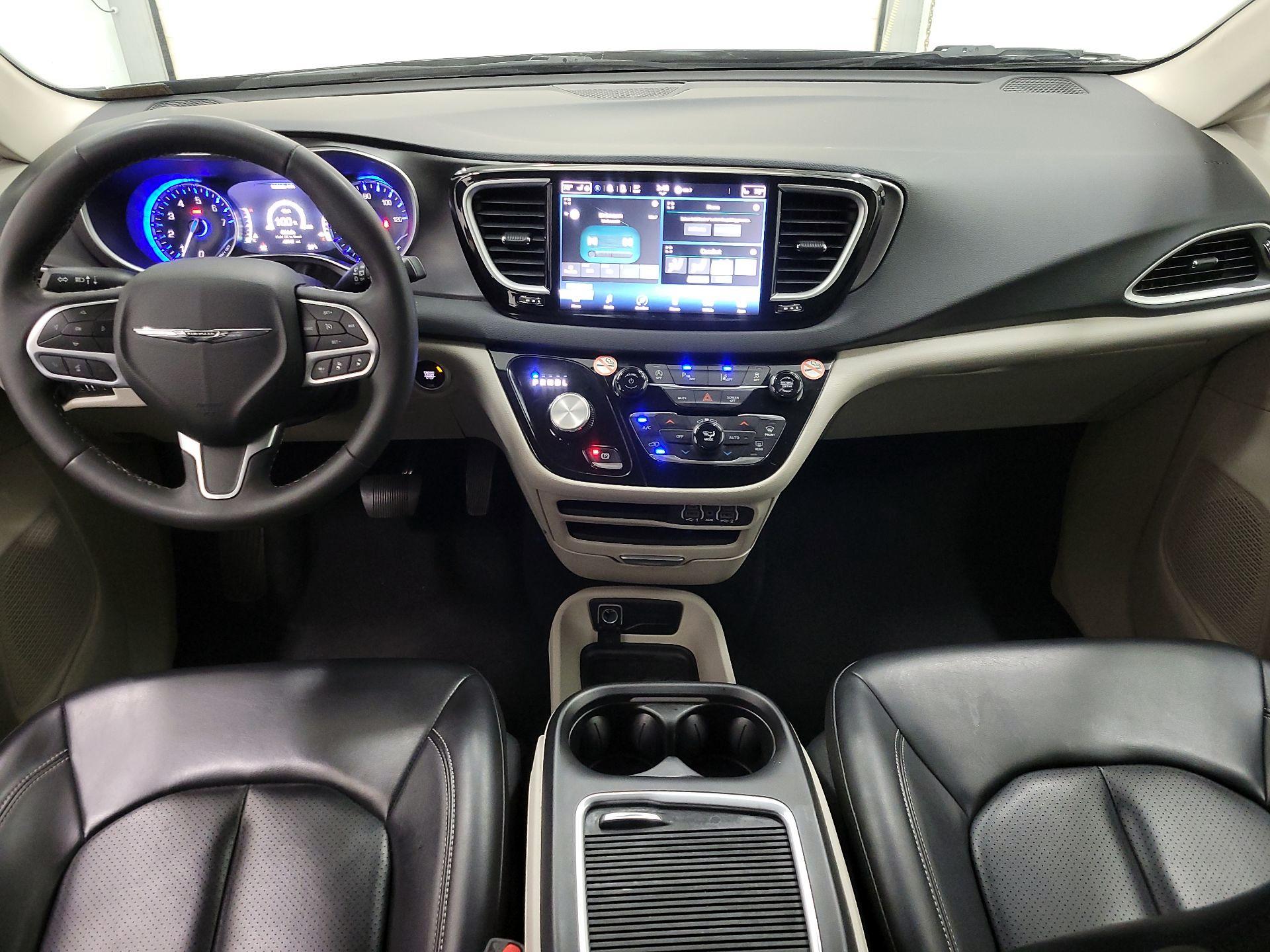 Thumbnail: 2023 Chrysler Pacifica - 9