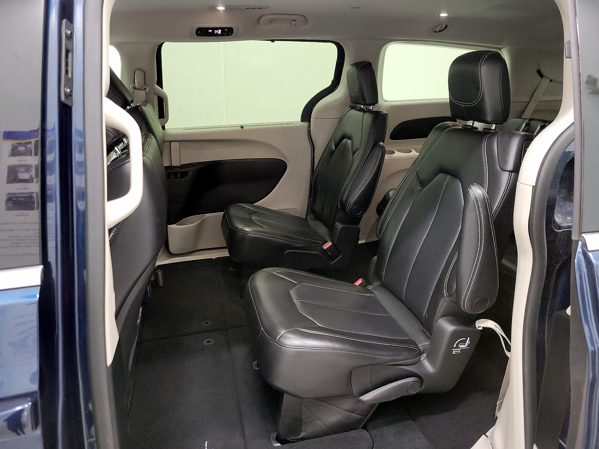 Thumbnail: 2023 Chrysler Pacifica - 19