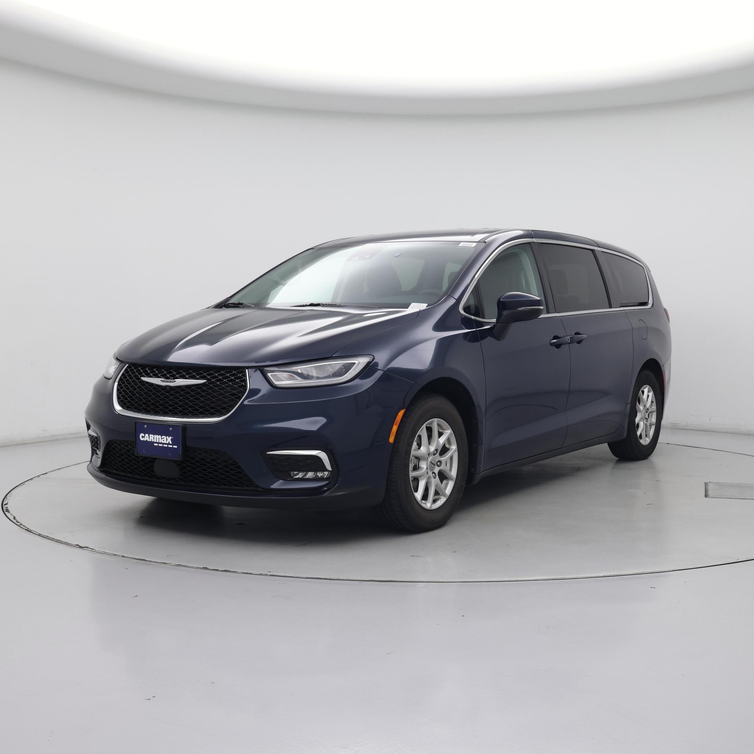 Thumbnail: 2023 Chrysler Pacifica - 4