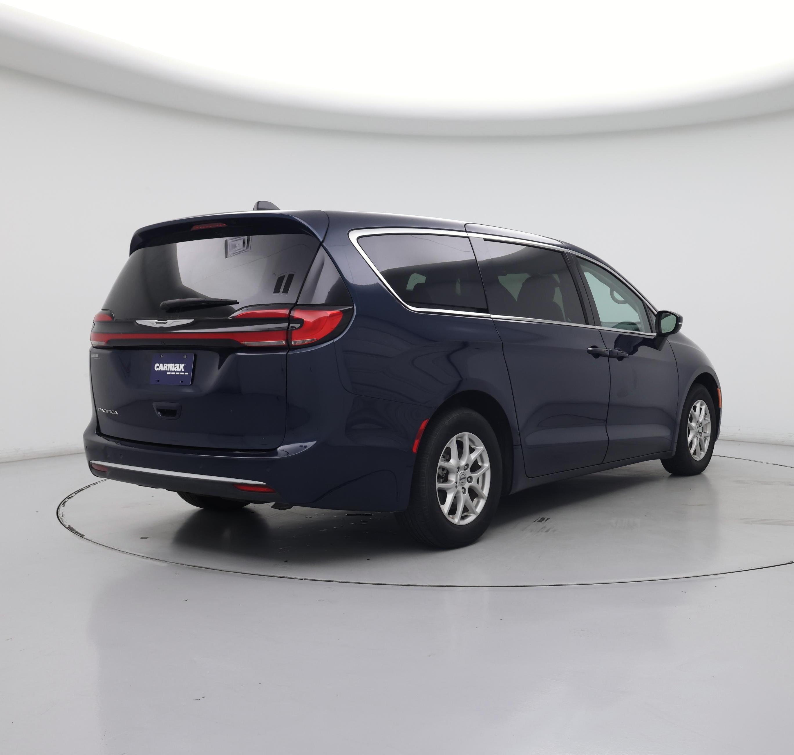 Thumbnail: 2023 Chrysler Pacifica - 8