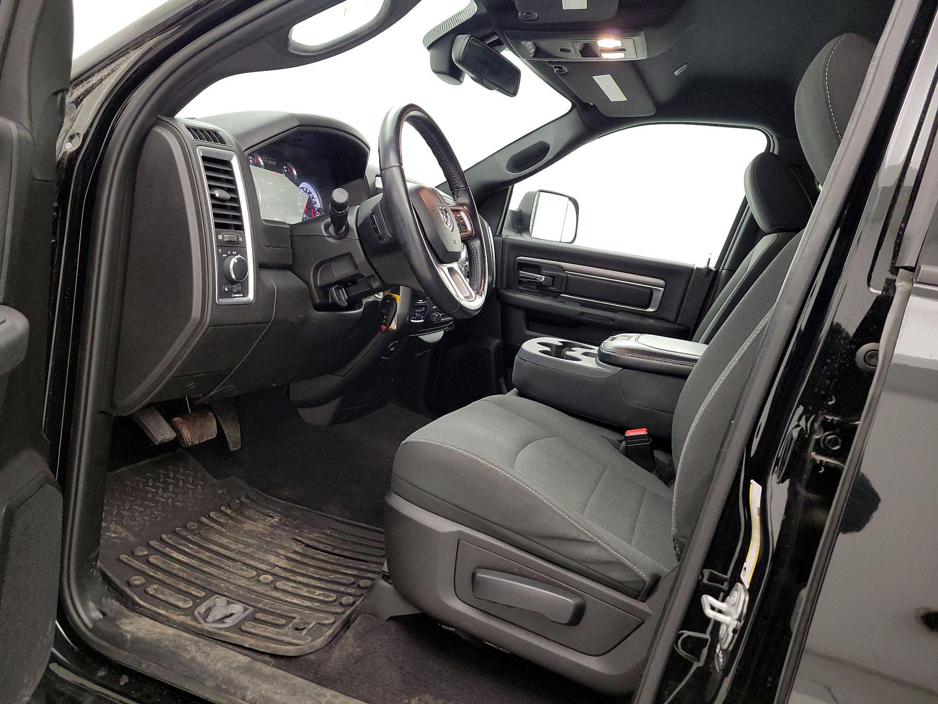 Thumbnail: 2022 RAM 1500 Classic - 11