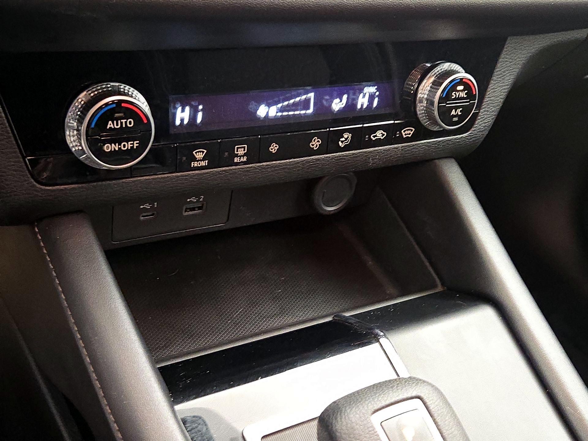 Thumbnail: 2022 Mitsubishi Outlander - 16