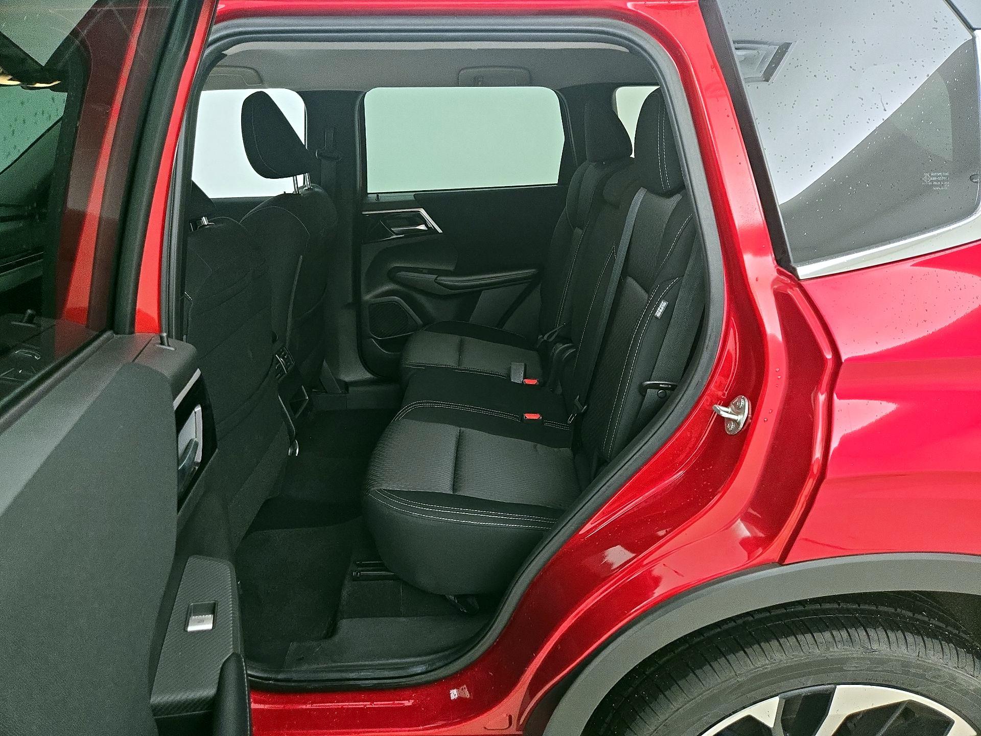 Thumbnail: 2022 Mitsubishi Outlander - 19