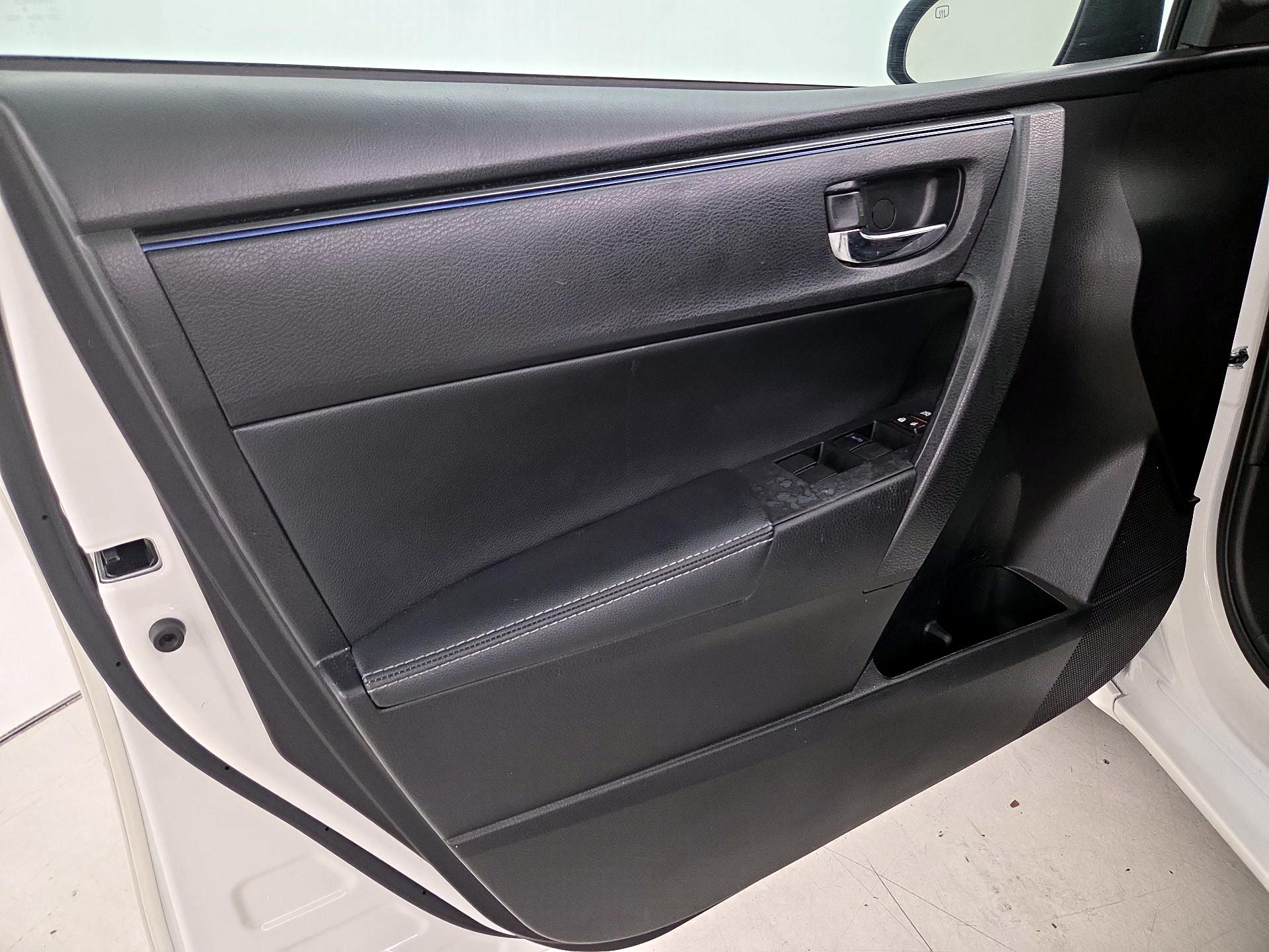 Thumbnail: 2018 Toyota Corolla - 12