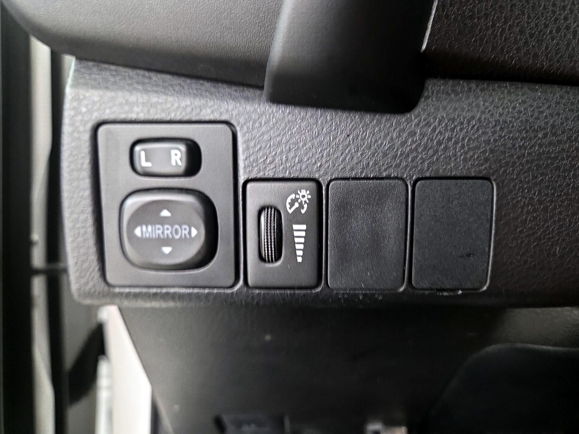 Thumbnail: 2018 Toyota Corolla - 13