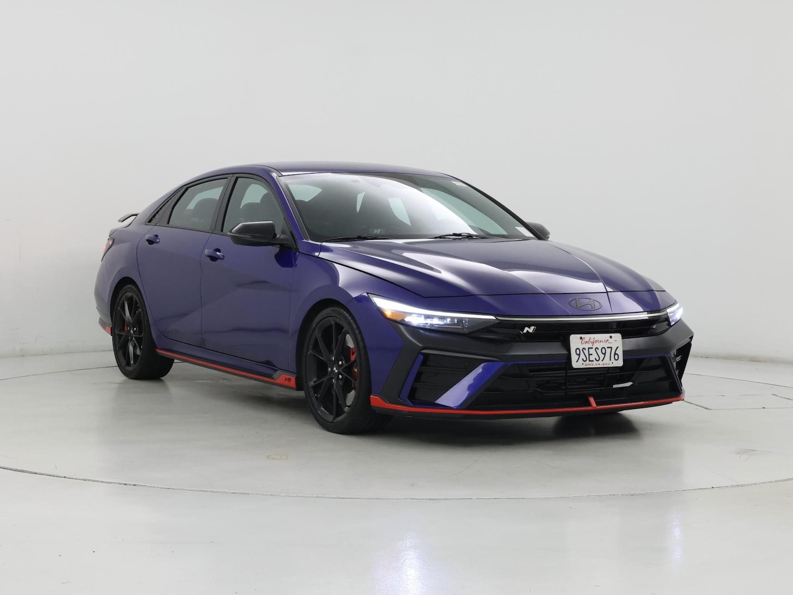 2025 Hyundai Elantra N - Photo 2