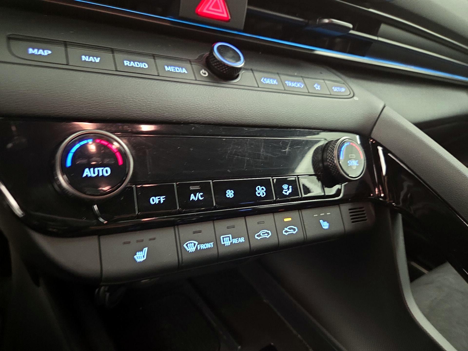 Thumbnail: 2025 Hyundai Elantra - 17