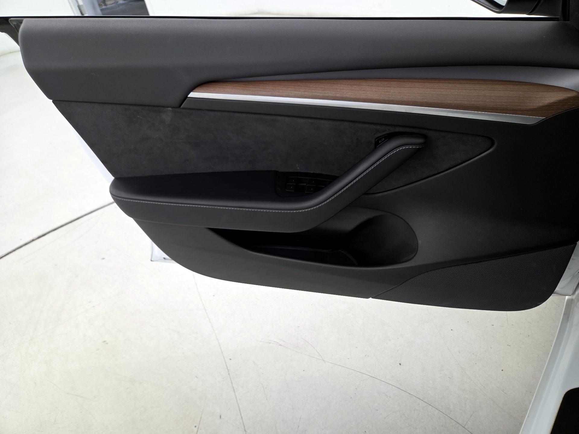 Thumbnail: 2021 Tesla Model 3 - 12