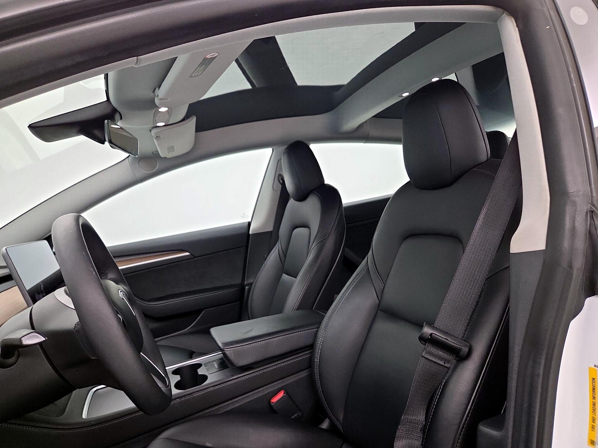 Thumbnail: 2021 Tesla Model 3 - 19