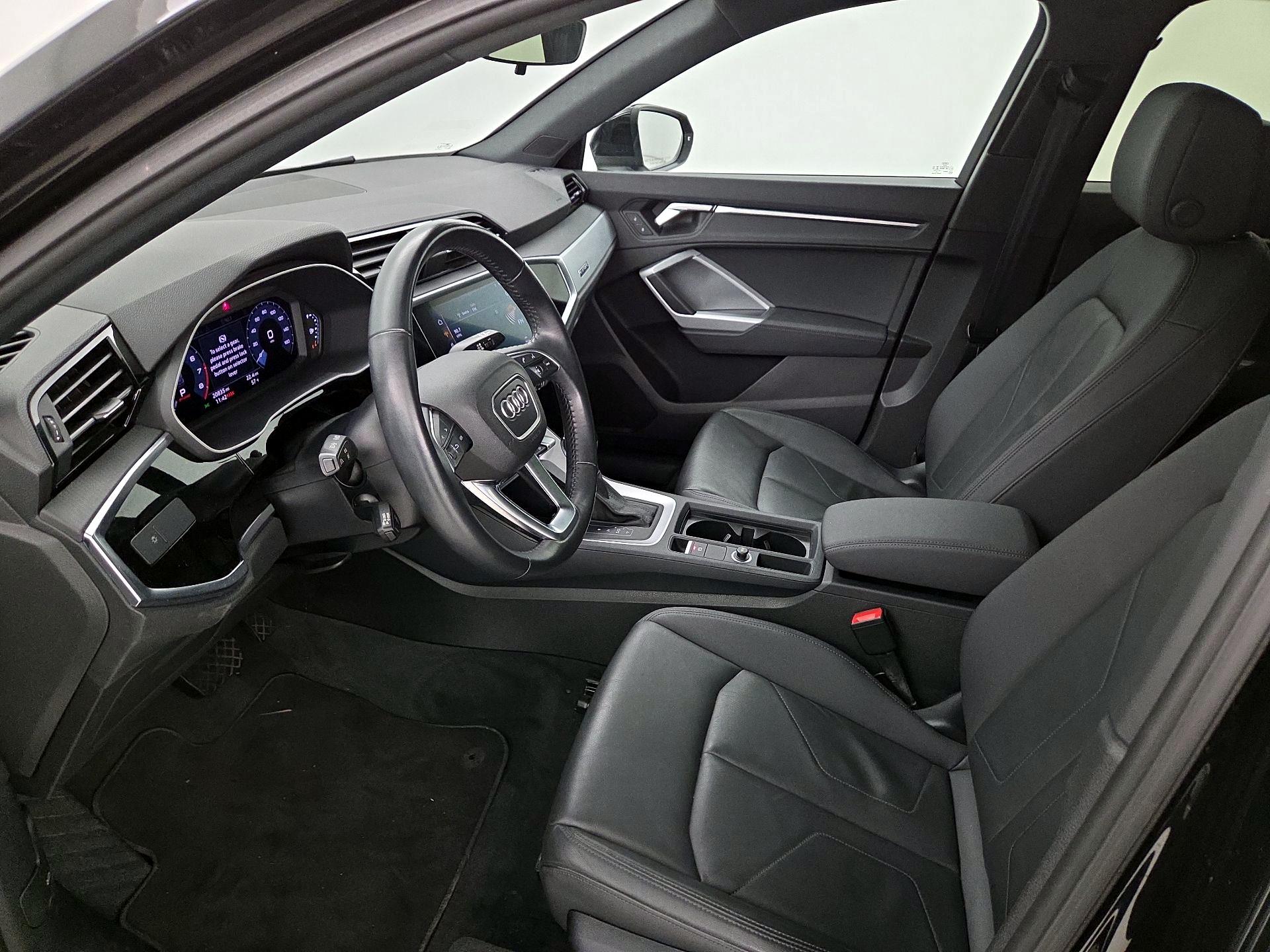 Thumbnail: 2020 Audi Q3 - 11