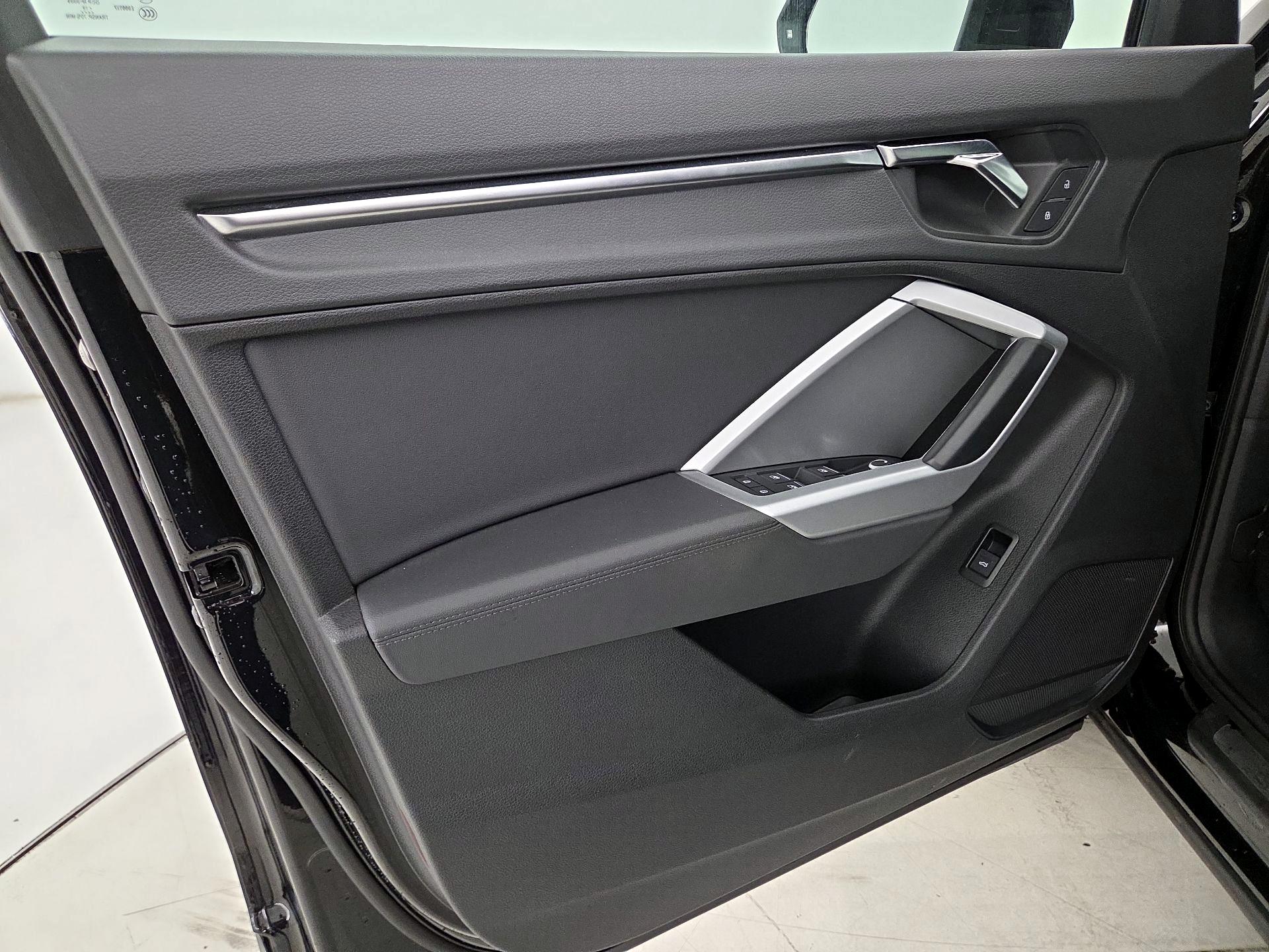 Thumbnail: 2020 Audi Q3 - 12