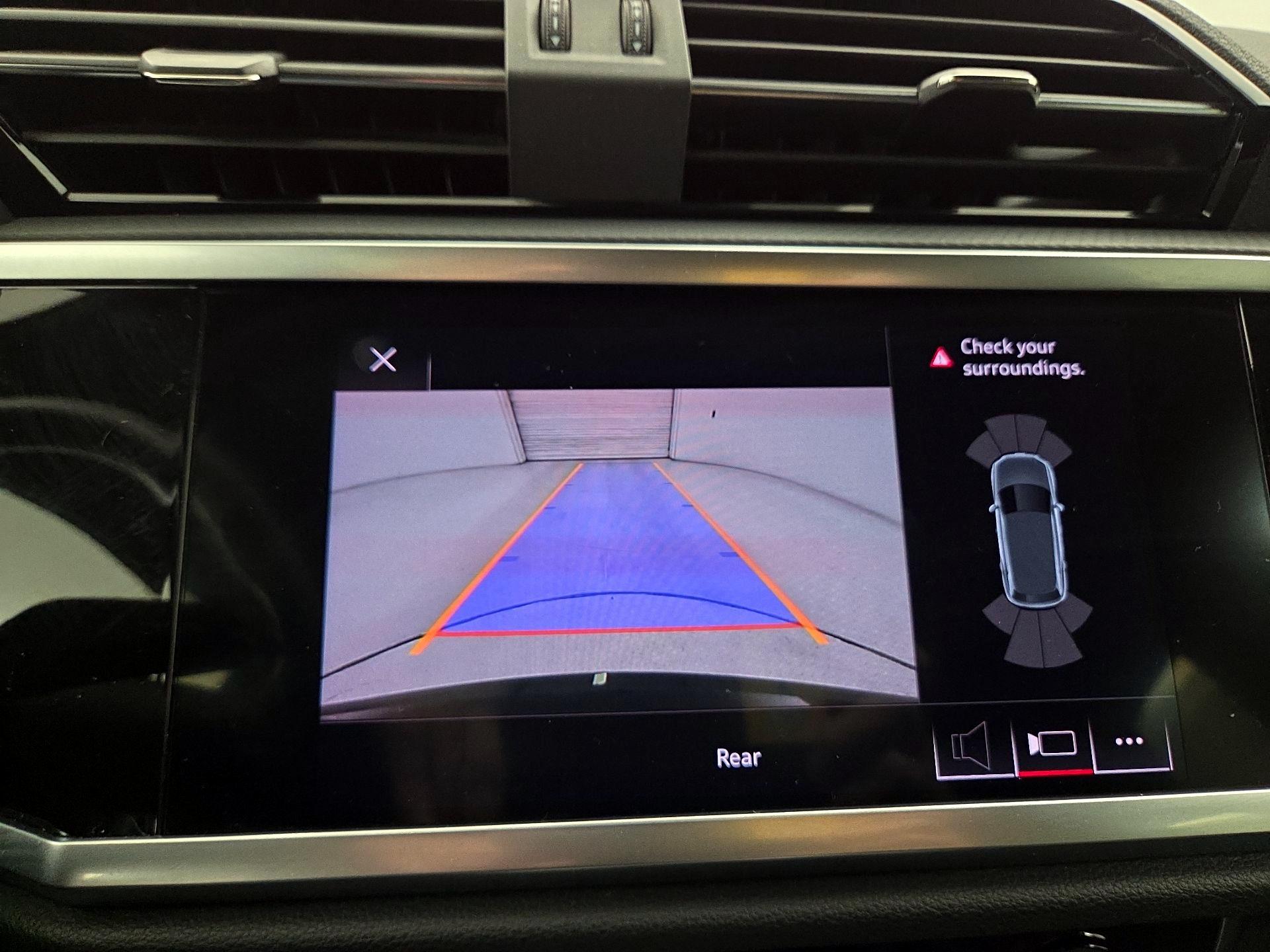 Thumbnail: 2020 Audi Q3 - 14