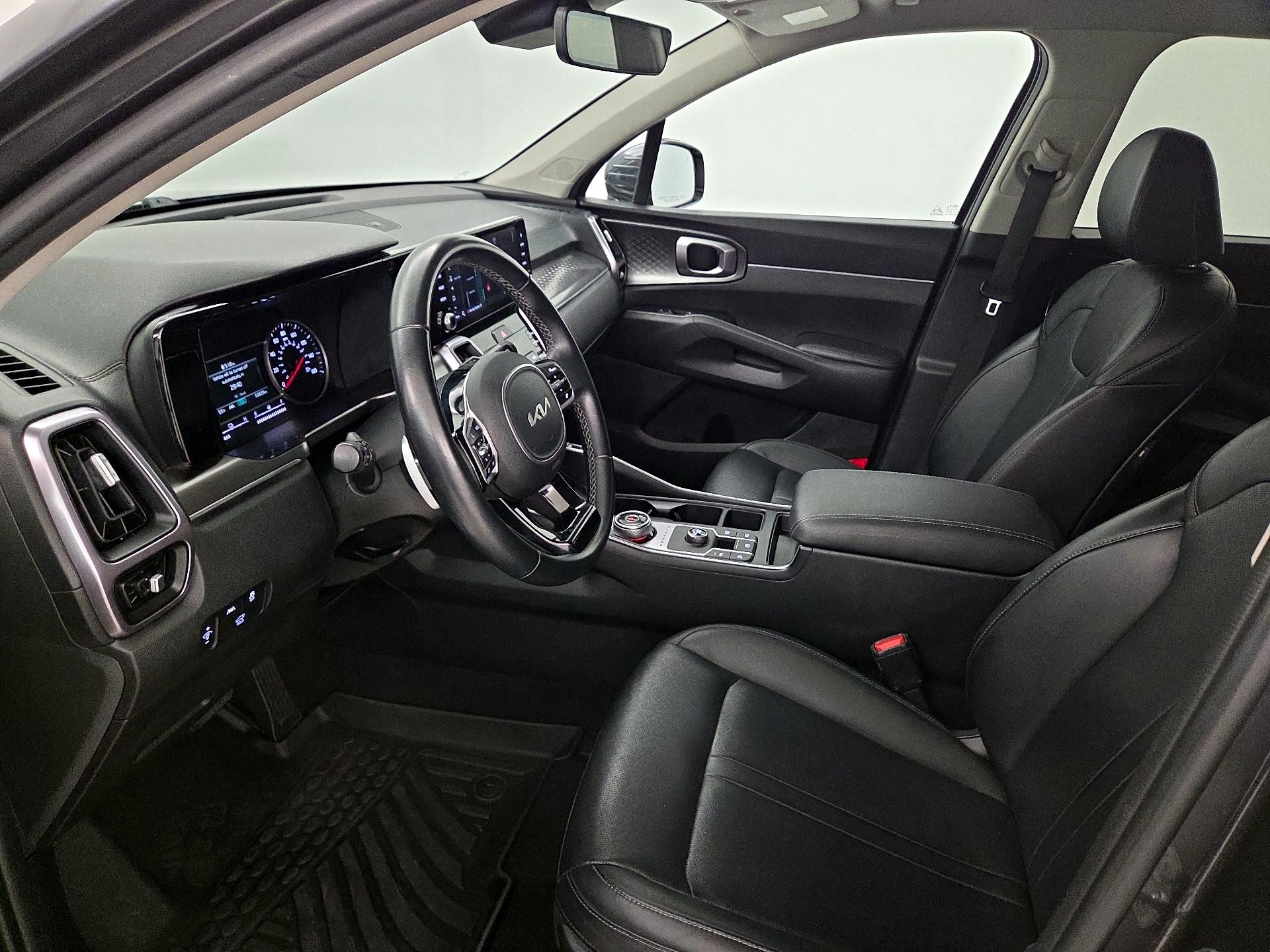 Thumbnail: 2023 Kia Sorento - 11