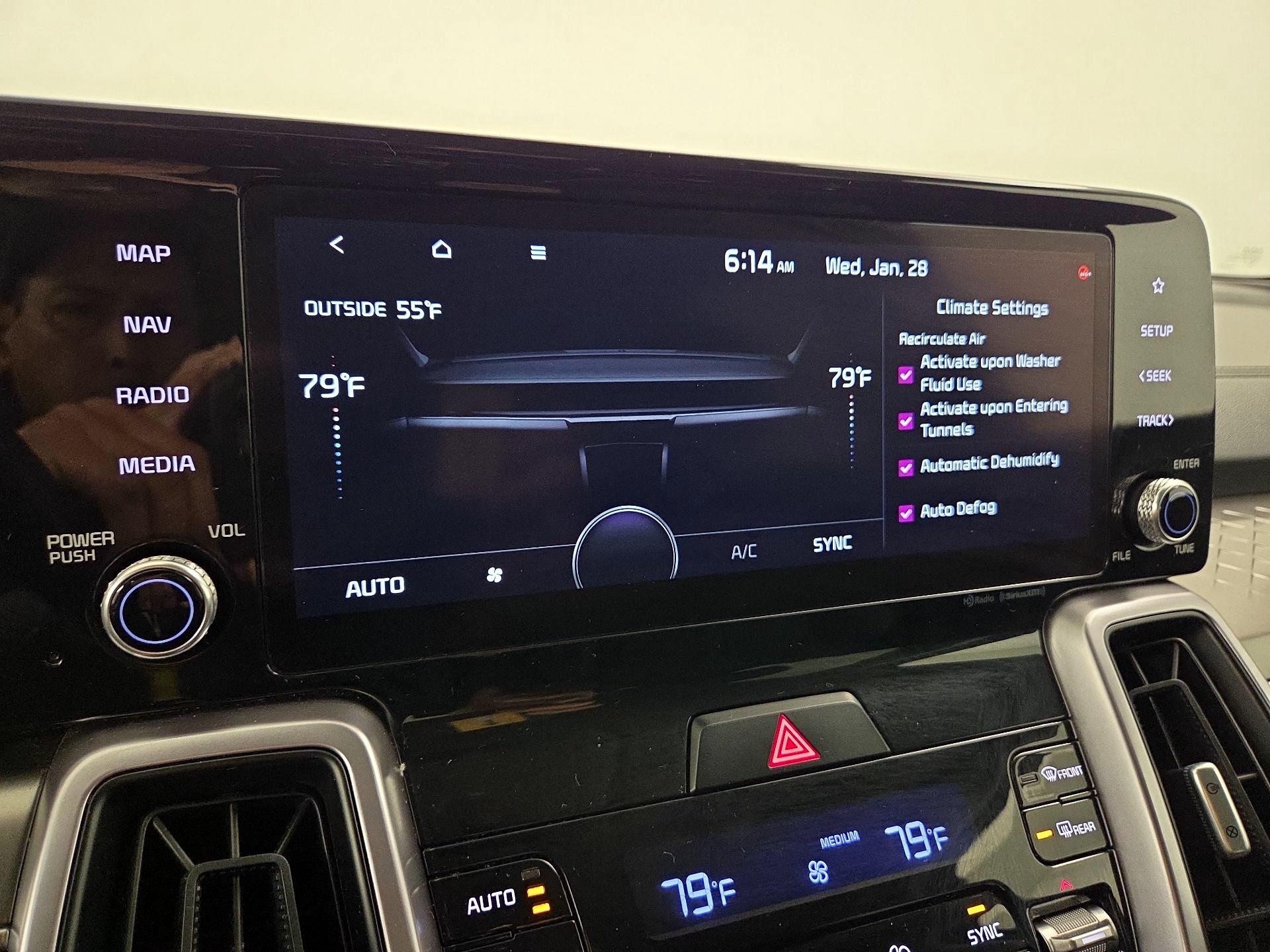 Thumbnail: 2023 Kia Sorento - 17