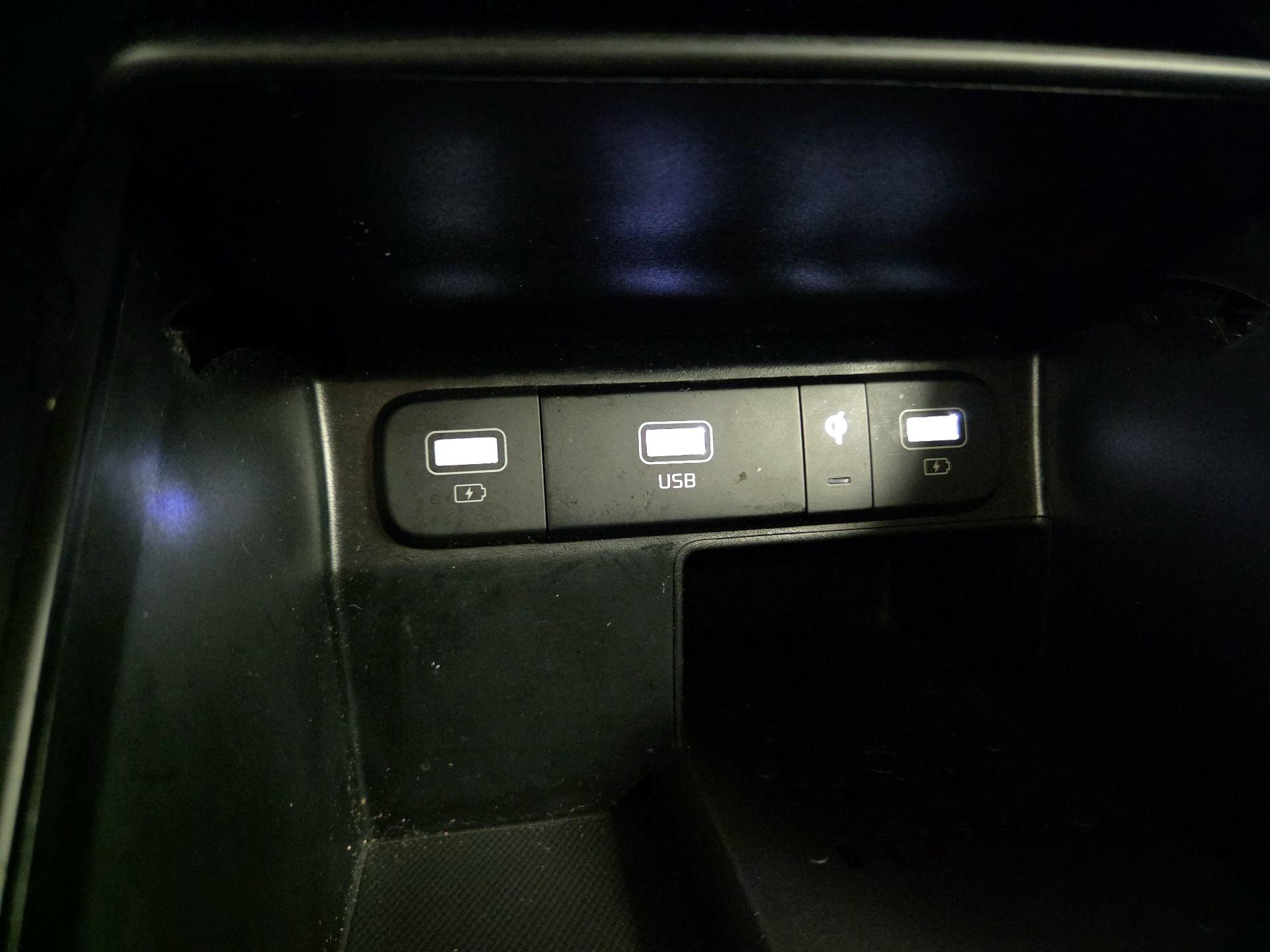 Thumbnail: 2023 Kia Sorento - 19